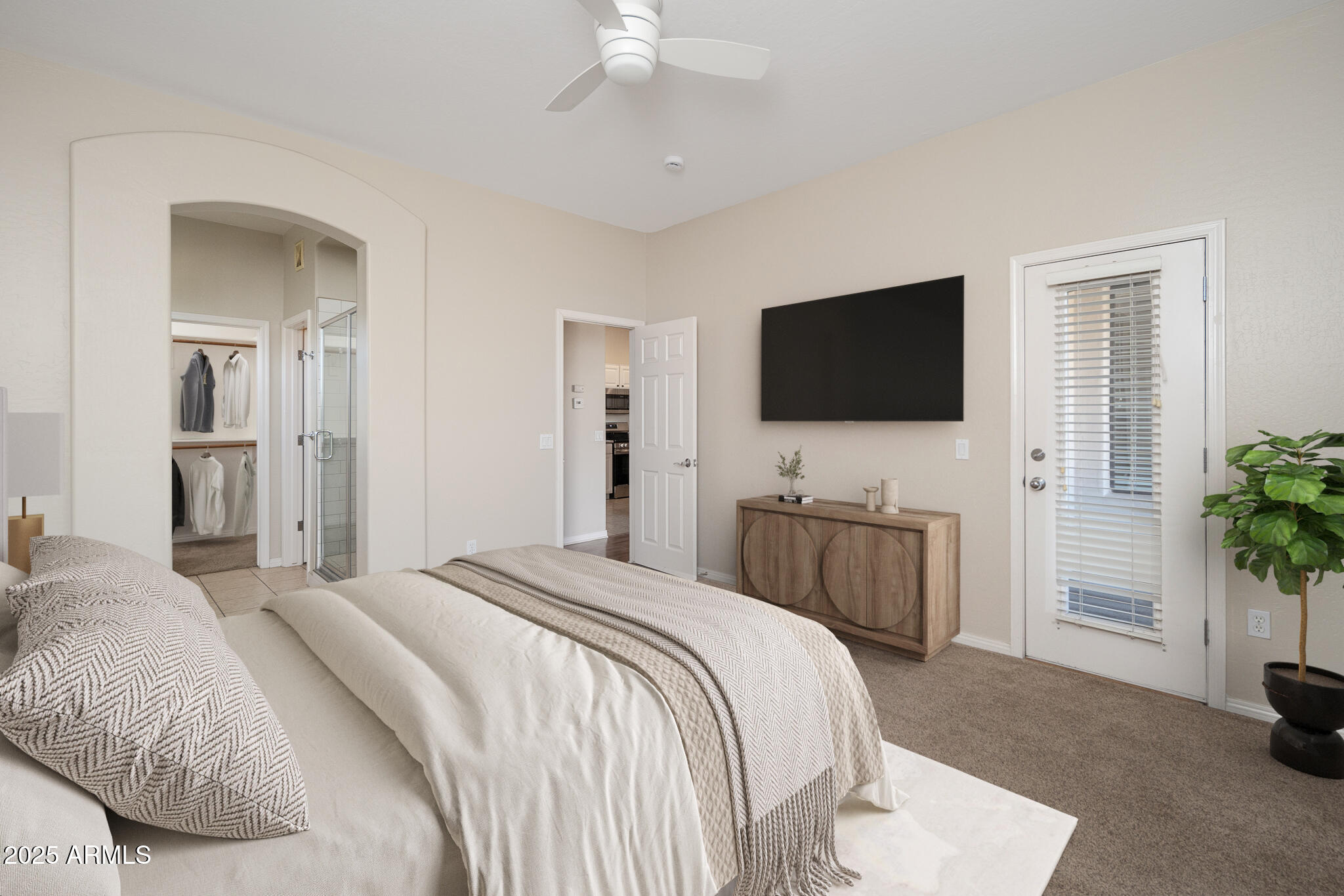 Phoenix, Arizona 85042, United States, 2 Bedrooms Bedrooms, ,2 BathroomsBathrooms,Residential,Pending,1521