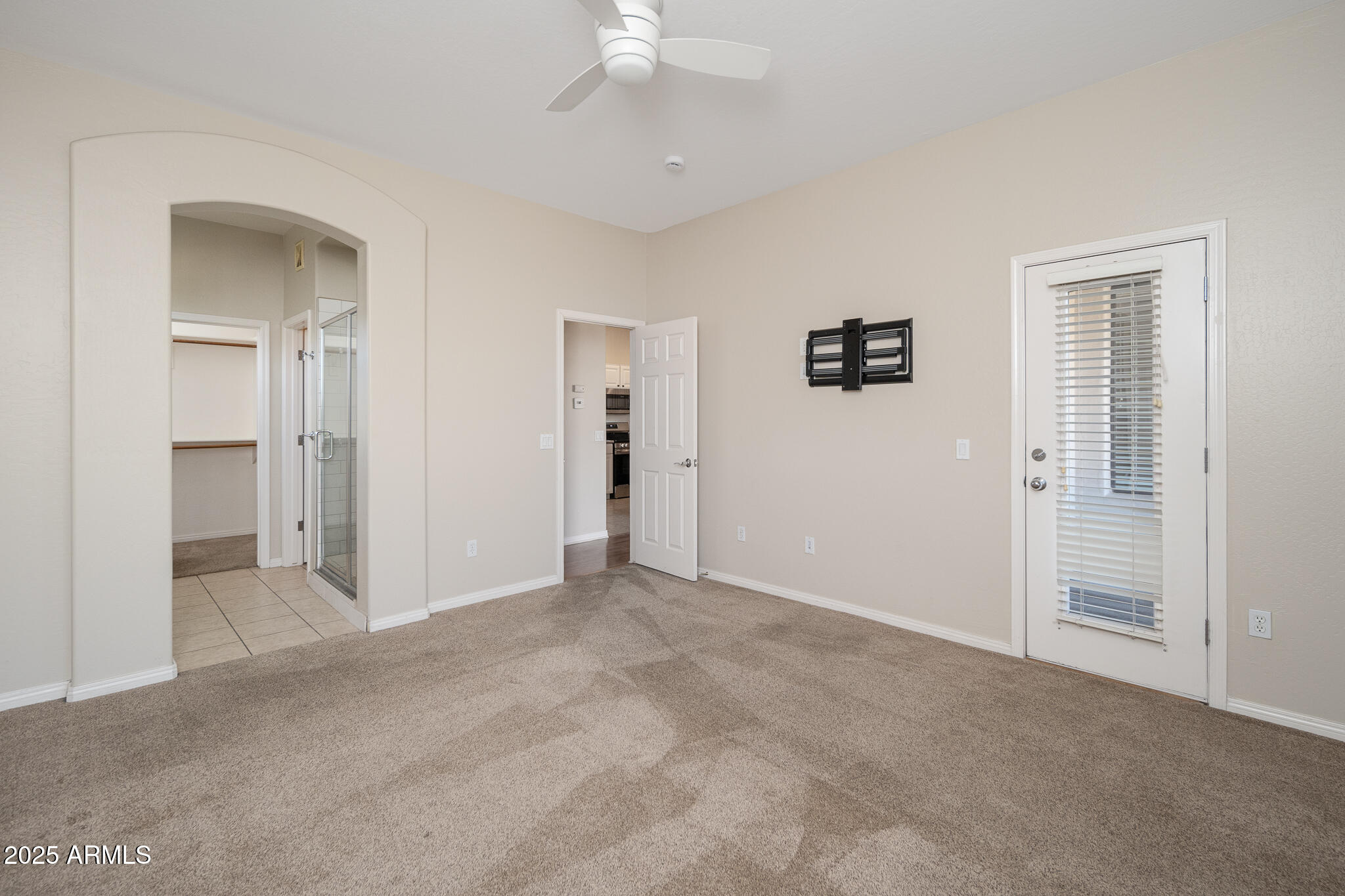 Phoenix, Arizona 85042, United States, 2 Bedrooms Bedrooms, ,2 BathroomsBathrooms,Residential,Pending,1521