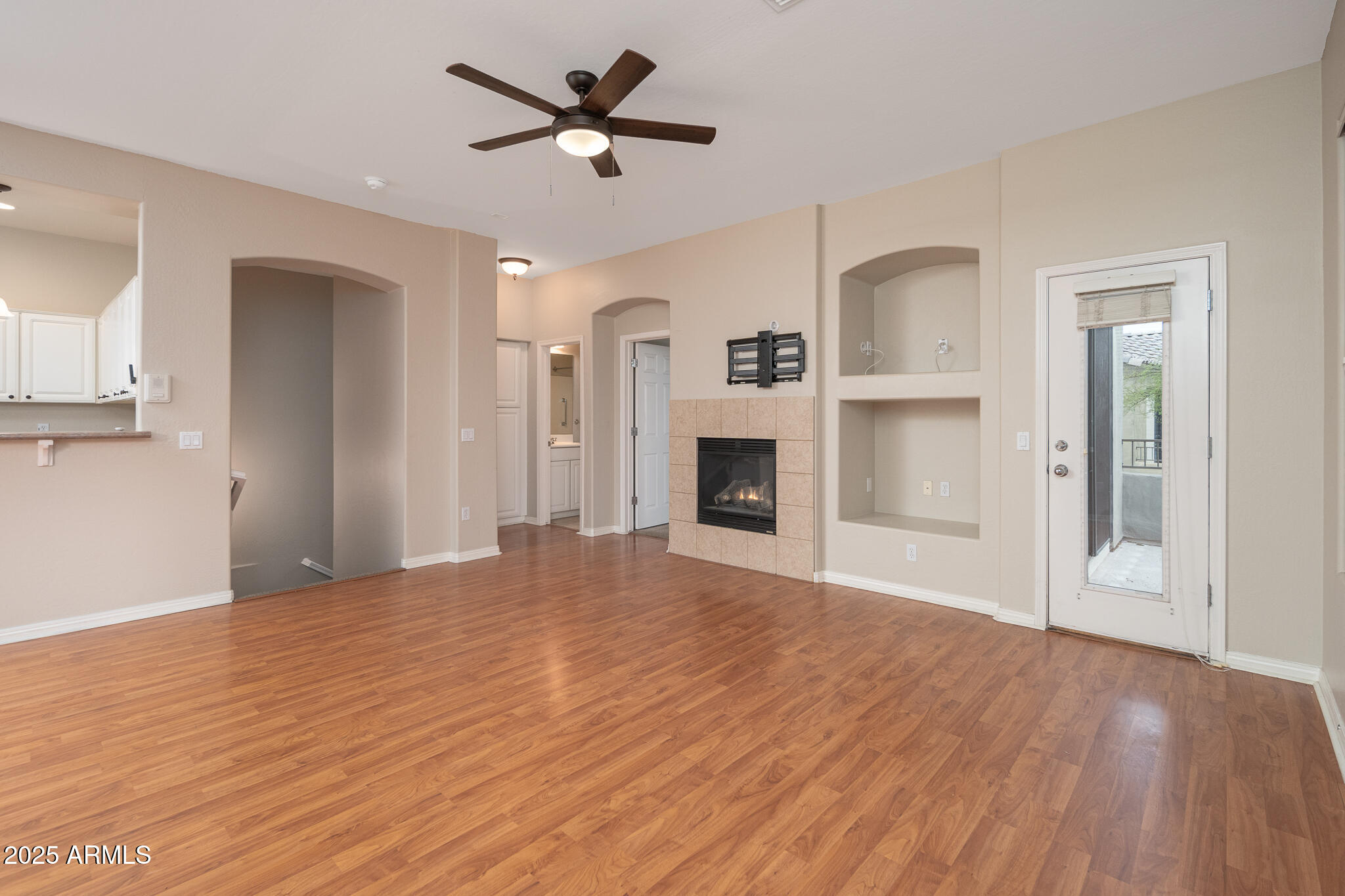 Phoenix, Arizona 85042, United States, 2 Bedrooms Bedrooms, ,2 BathroomsBathrooms,Residential,Pending,1521