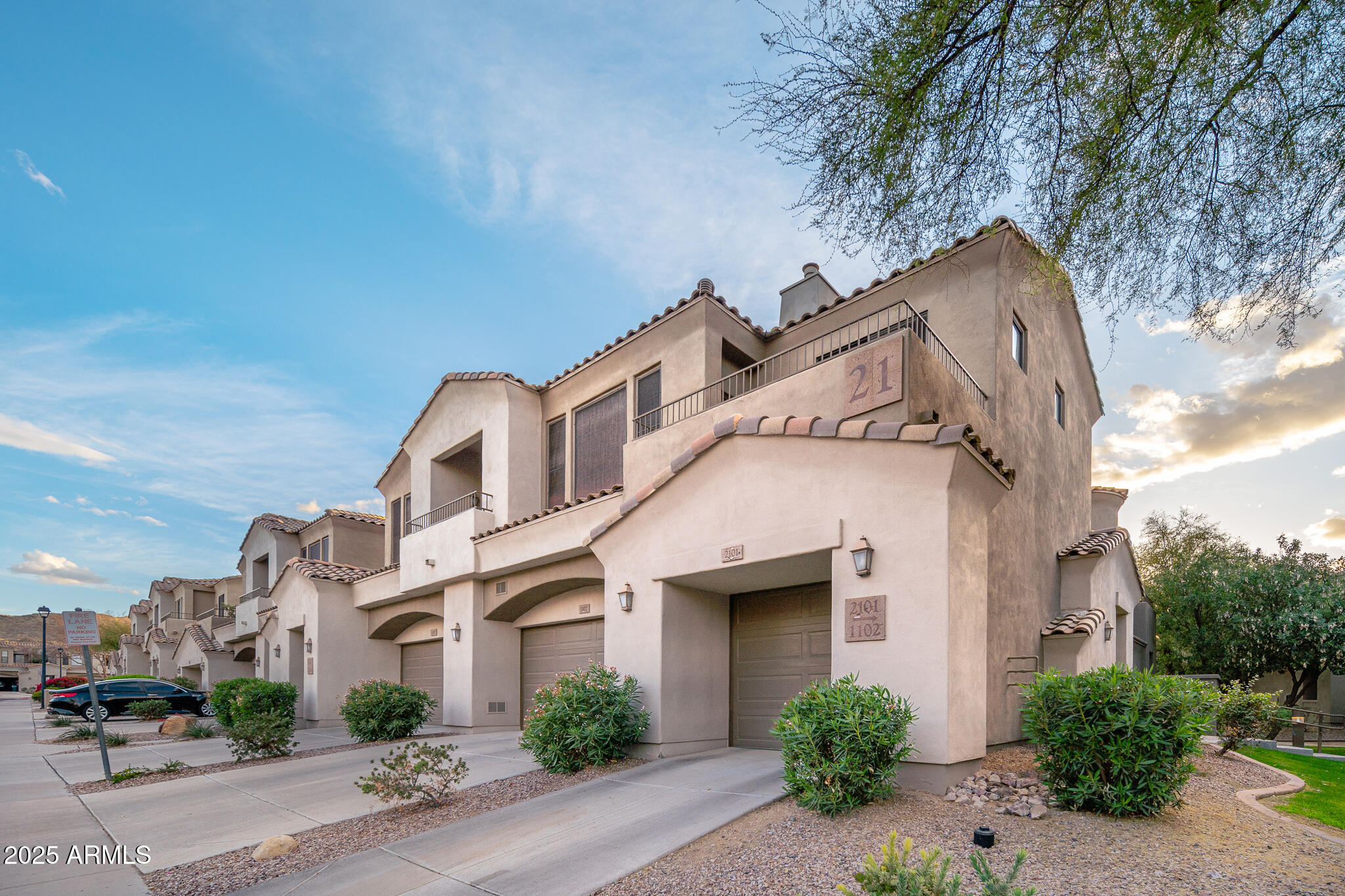 Phoenix, Arizona 85042, United States, 2 Bedrooms Bedrooms, ,2 BathroomsBathrooms,Residential,Pending,1521