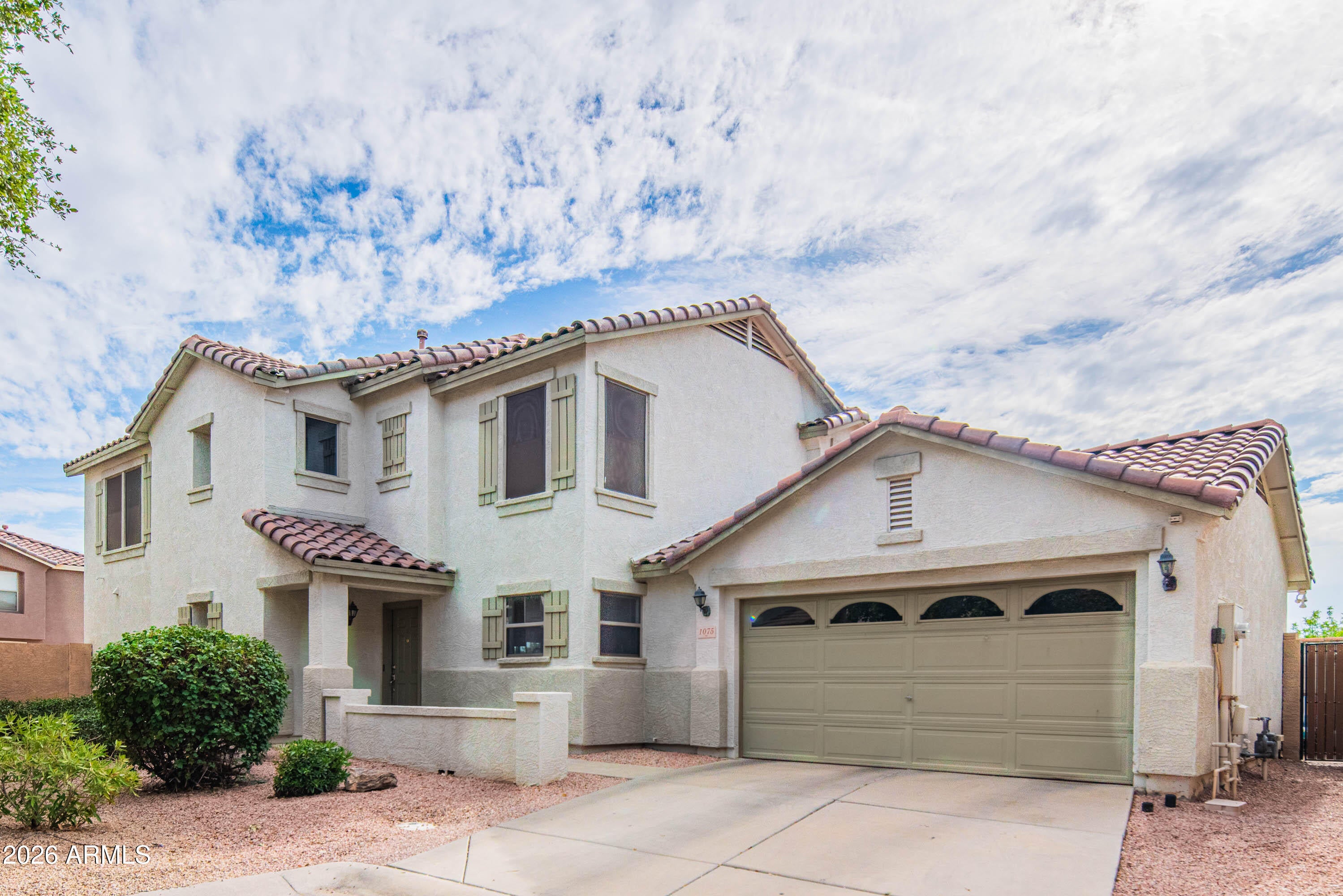 1075 E PARKVIEW Court