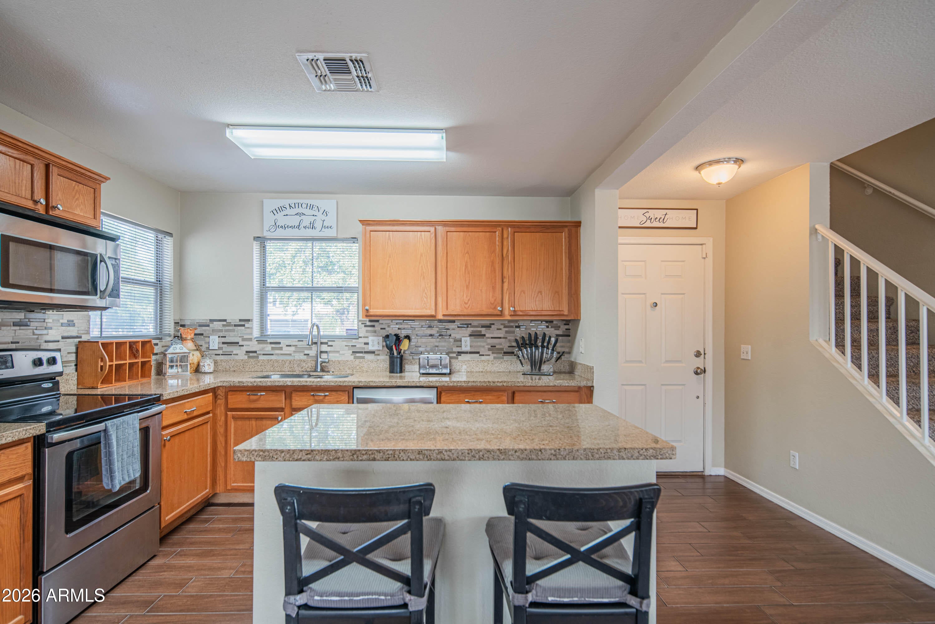 1075 E PARKVIEW Court
