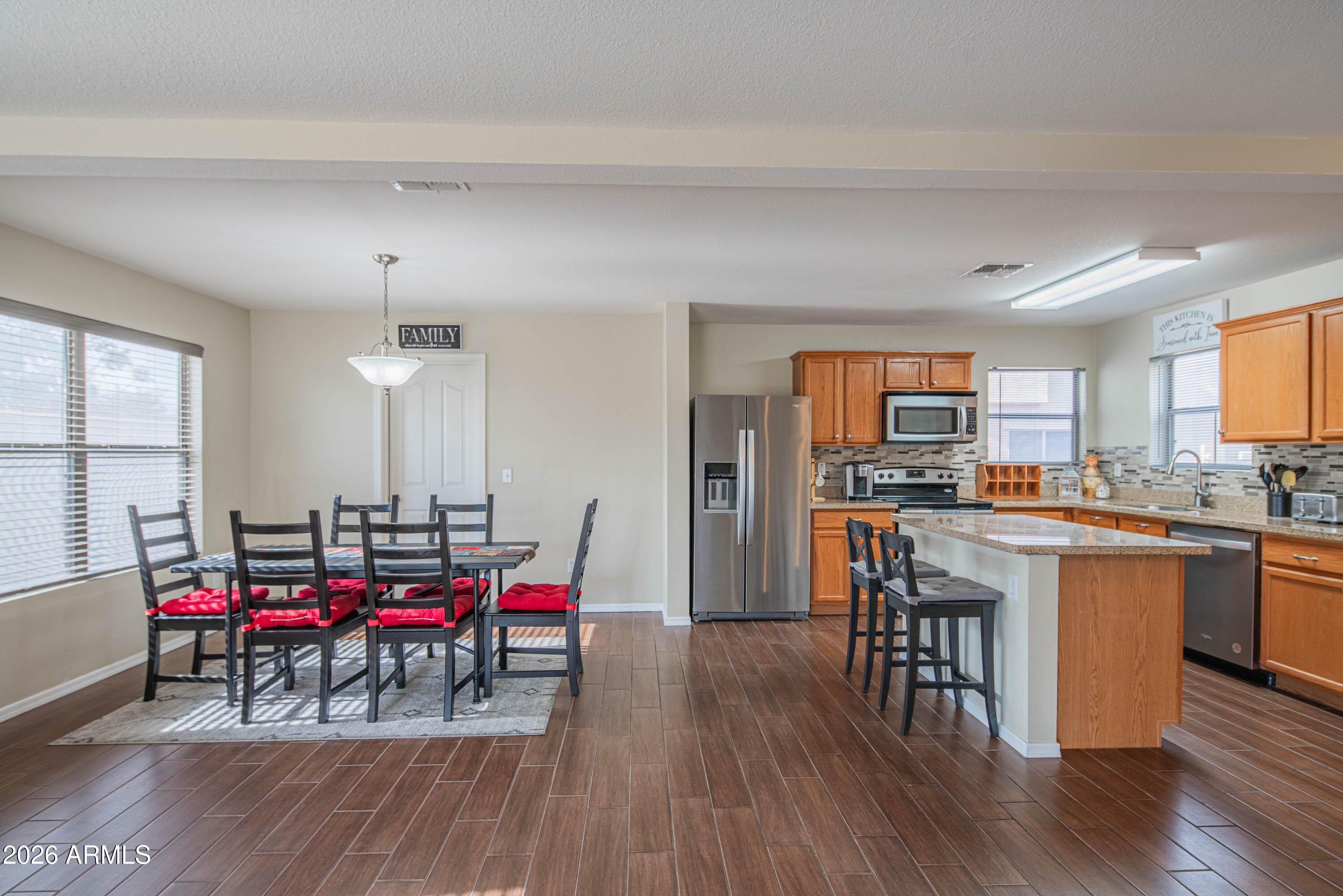 1075 E PARKVIEW Court