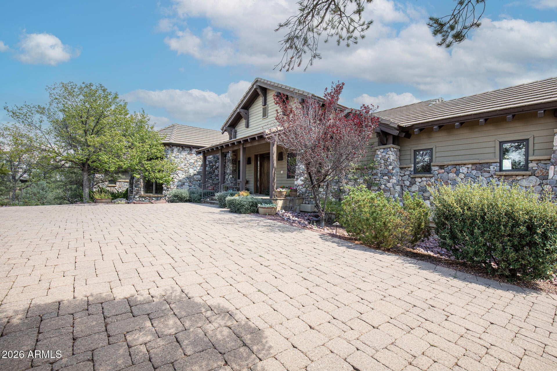 2302 E RIM CLUB Drive