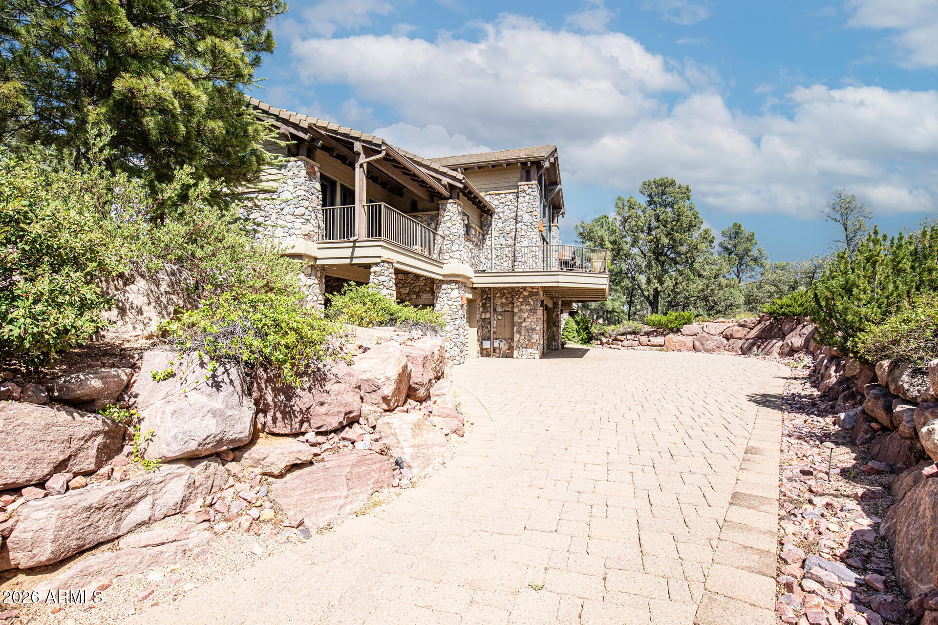 2302 E RIM CLUB Drive