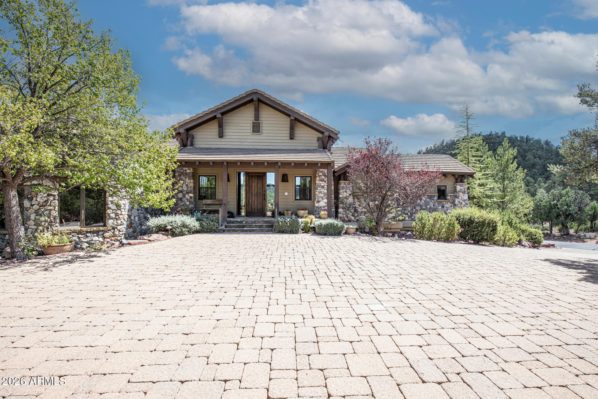 2302 E RIM CLUB Drive