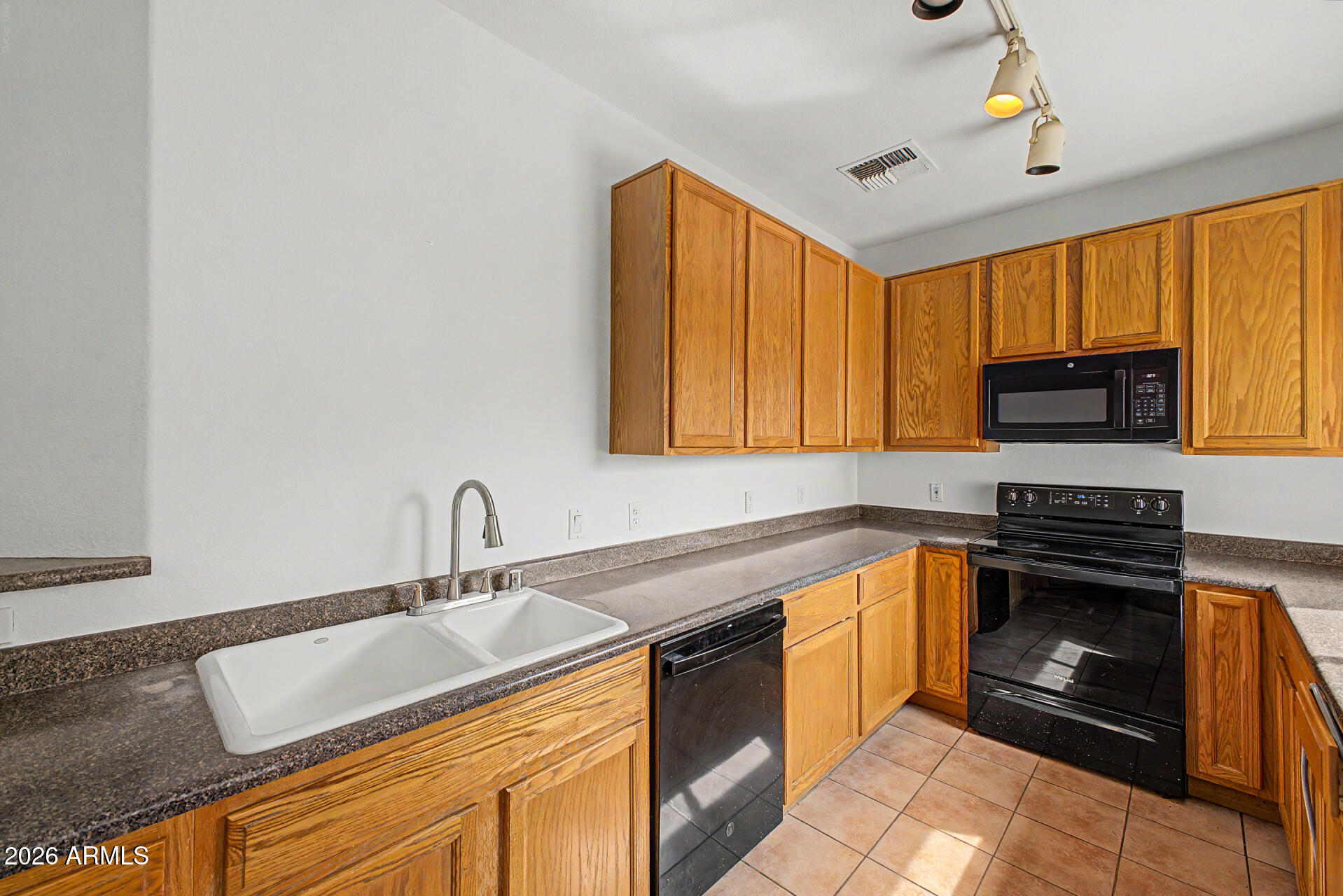 SUPERSTITION LAKES UNIT 2 CONDOMINIUM AMD - Residential