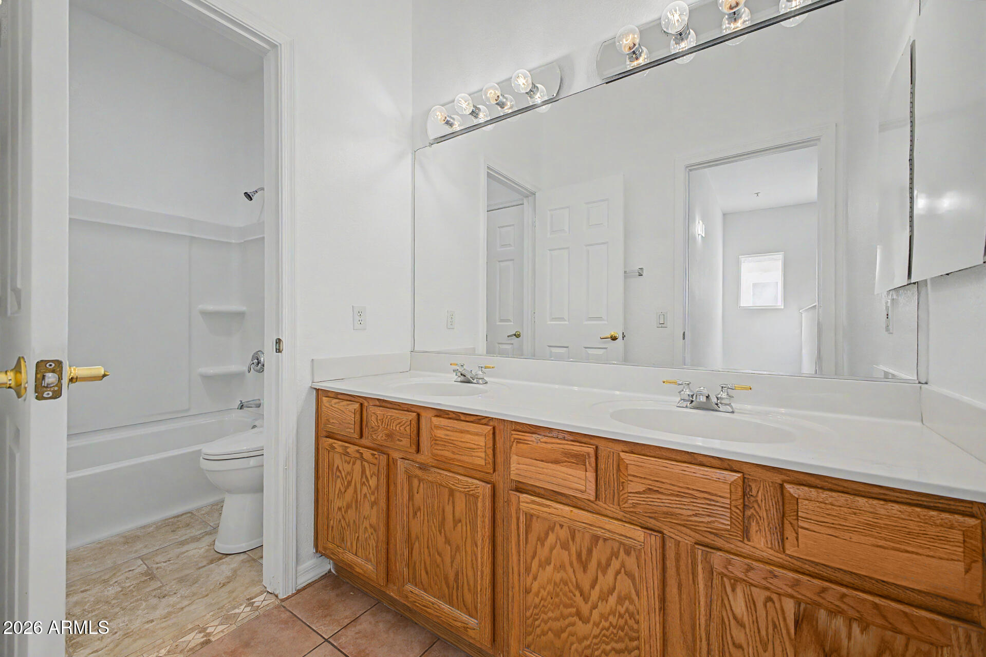 SUPERSTITION LAKES UNIT 2 CONDOMINIUM AMD - Residential