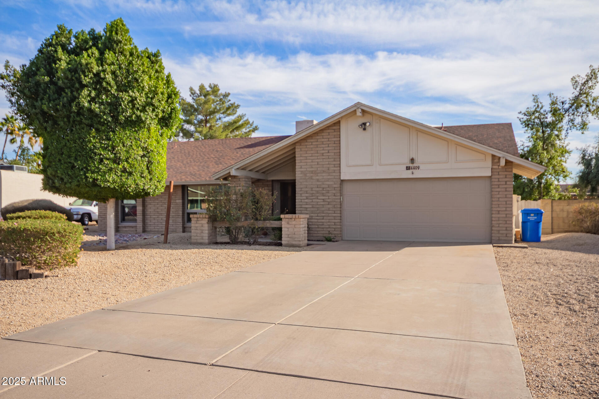 4409 E GELDING Drive
