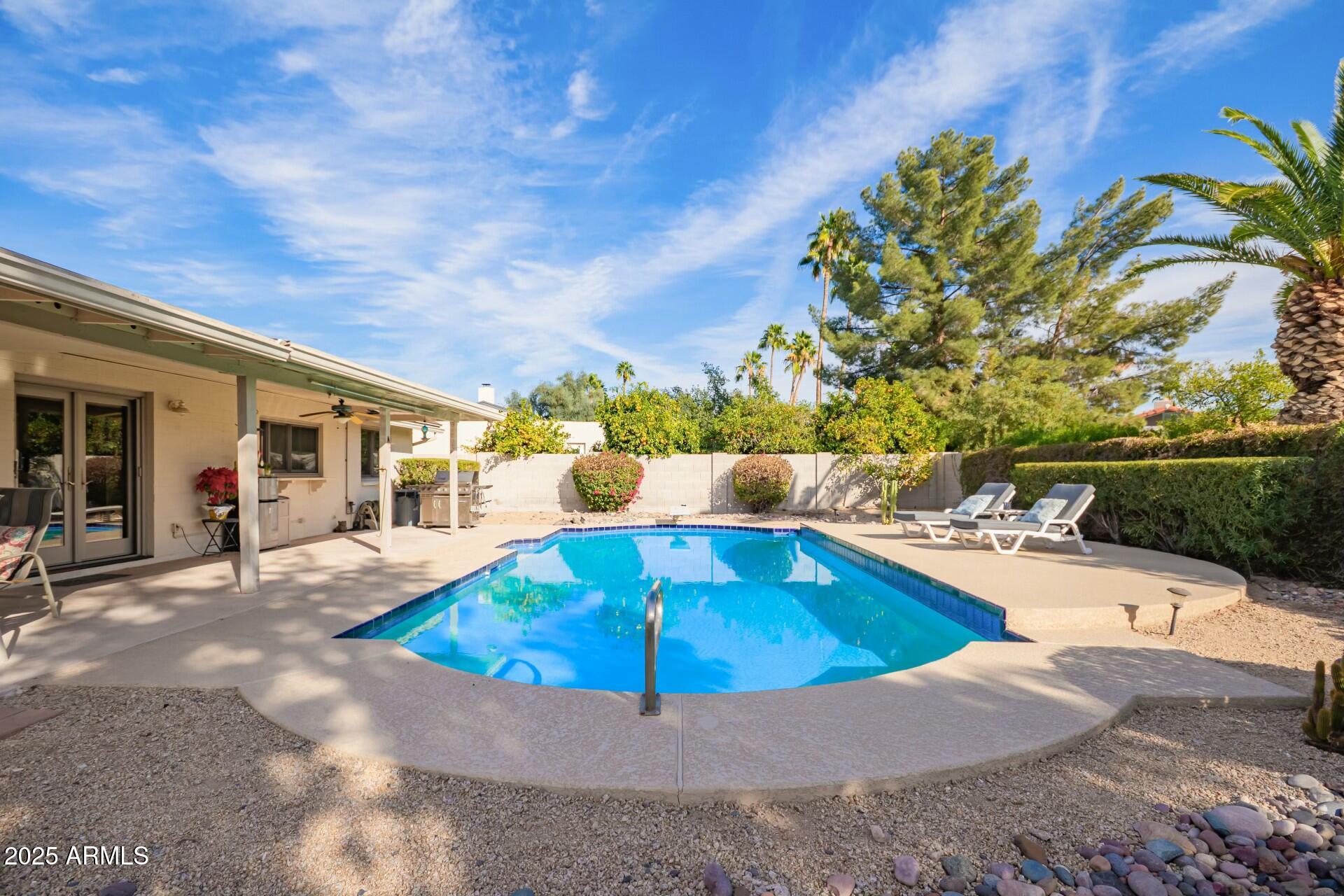 4409 E GELDING Drive