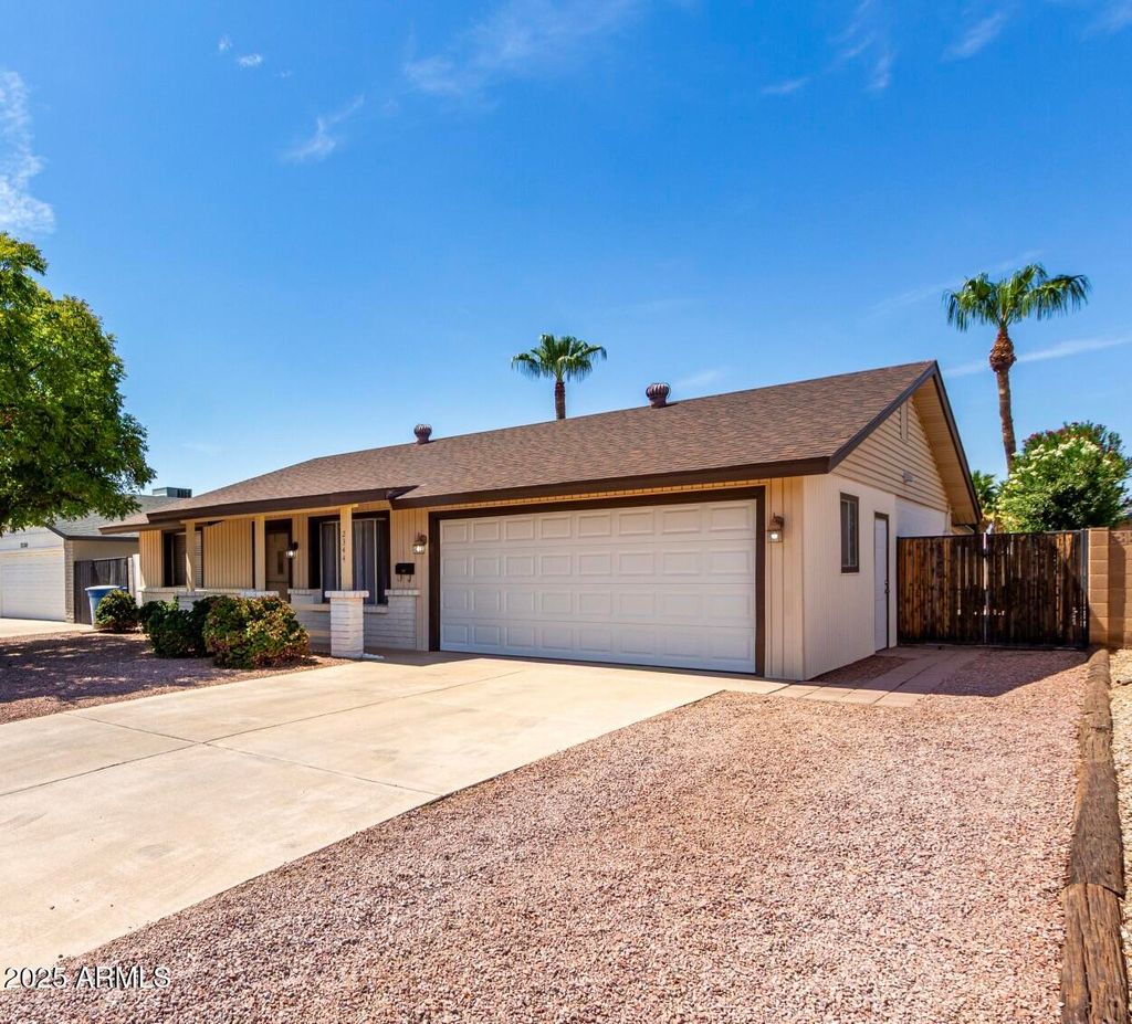 Photo of 2344 E Hermosa Drive, Tempe, AZ 85282 (MLS # 6900650)