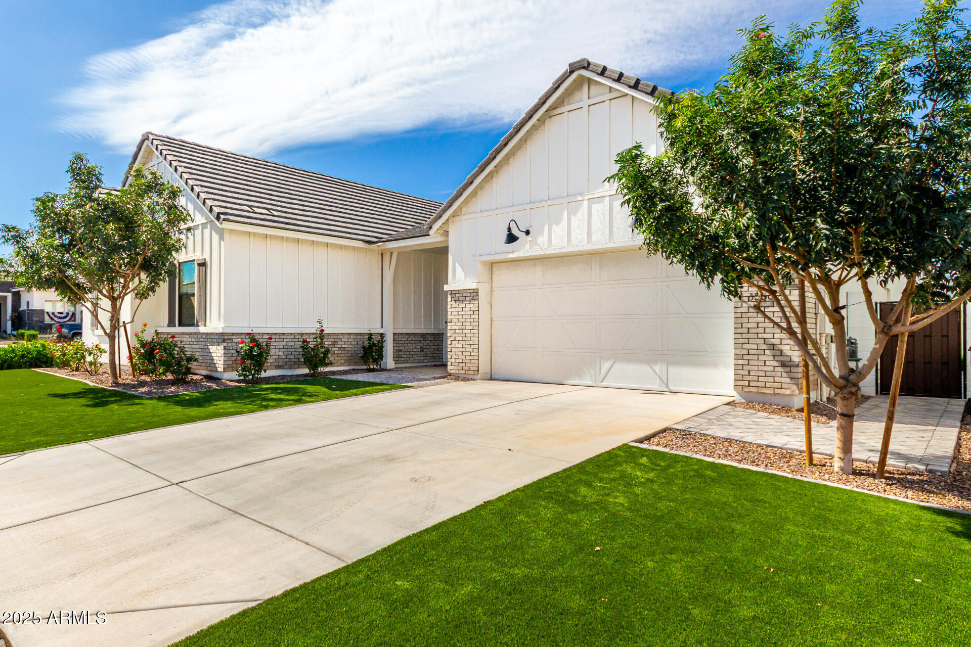 35562 N GEMSTONE Way