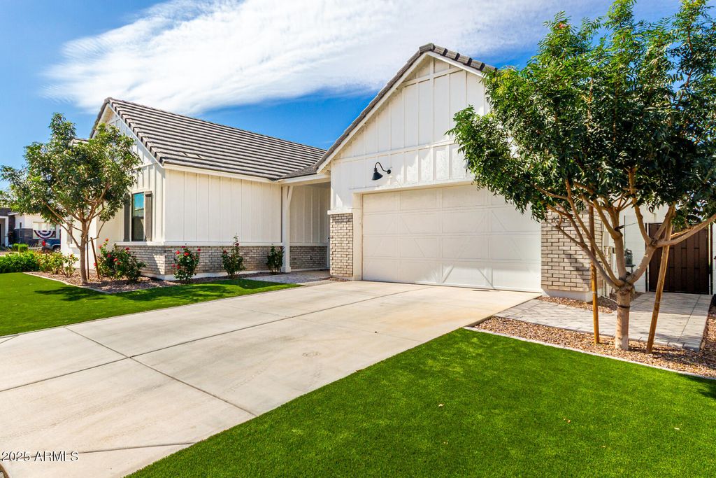 Photo of 35562 N Gemstone Way, San Tan Valley, AZ 85144 (MLS # 6934470)