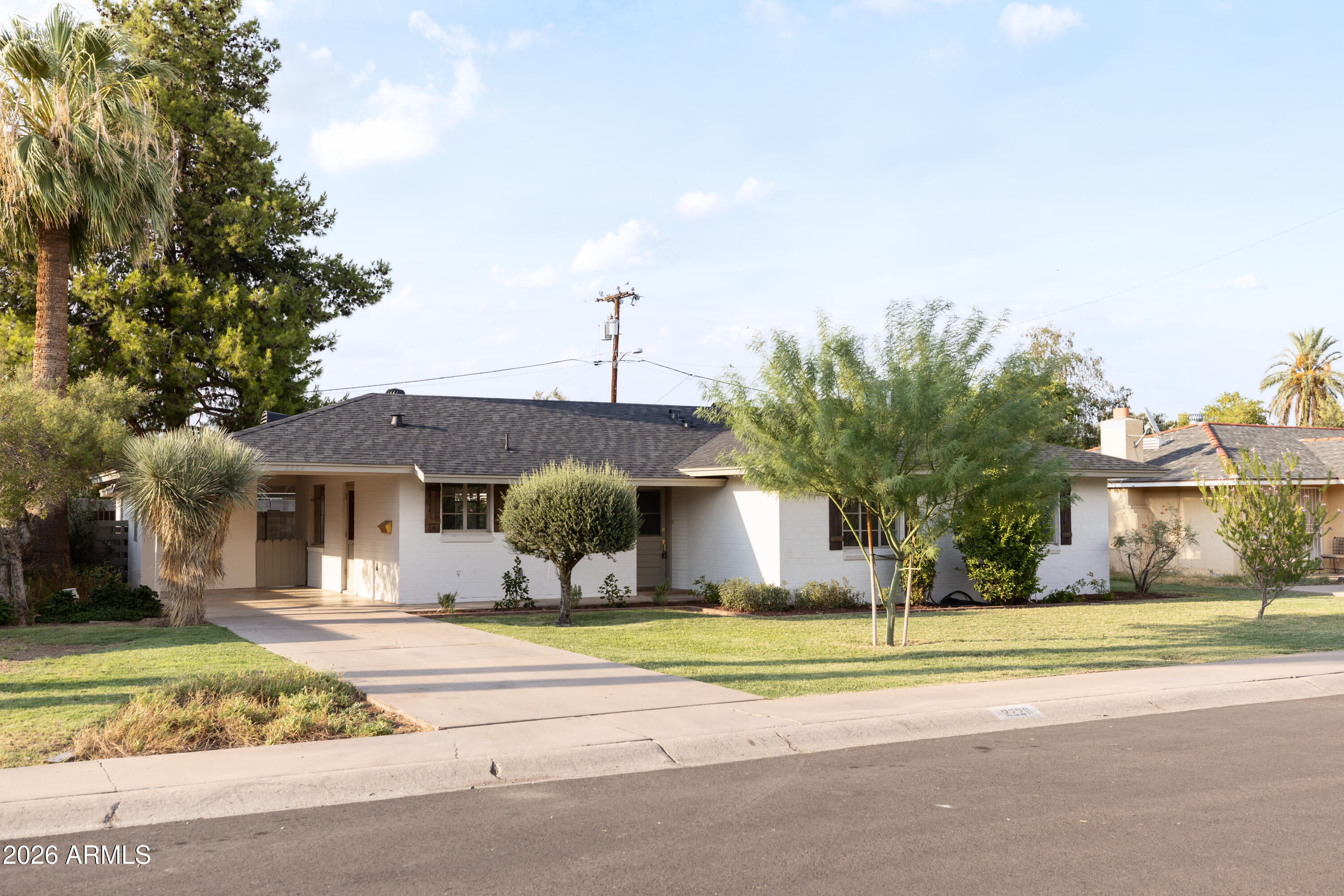 2226 W CATALINA Drive