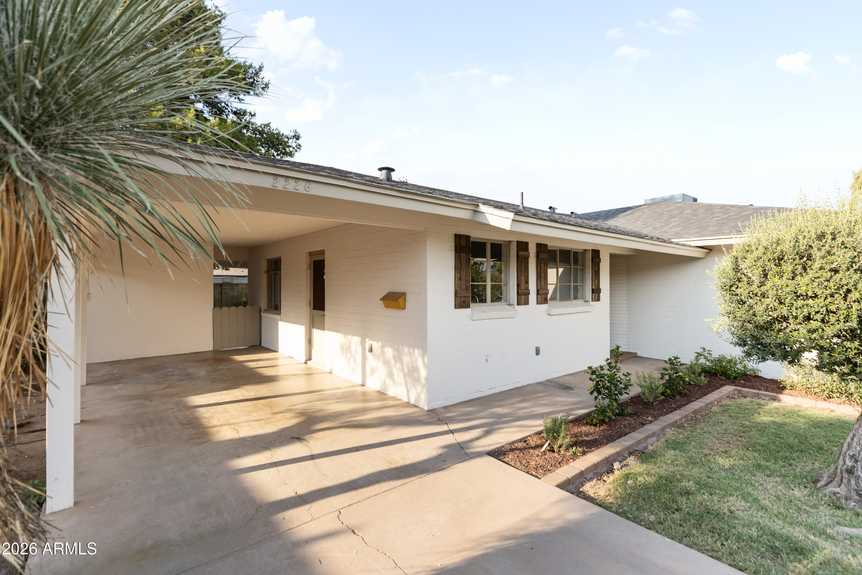 2226 W CATALINA Drive