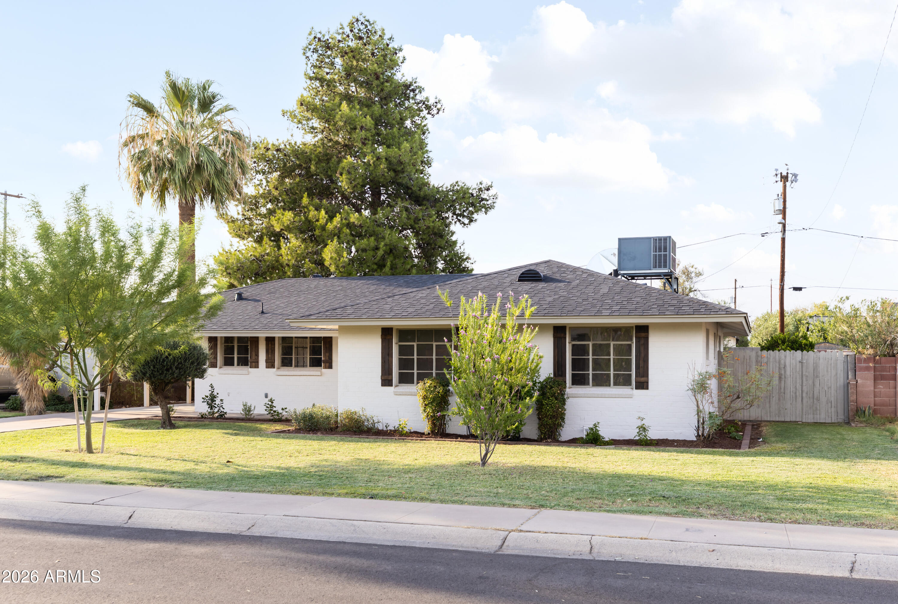 2226 W CATALINA Drive