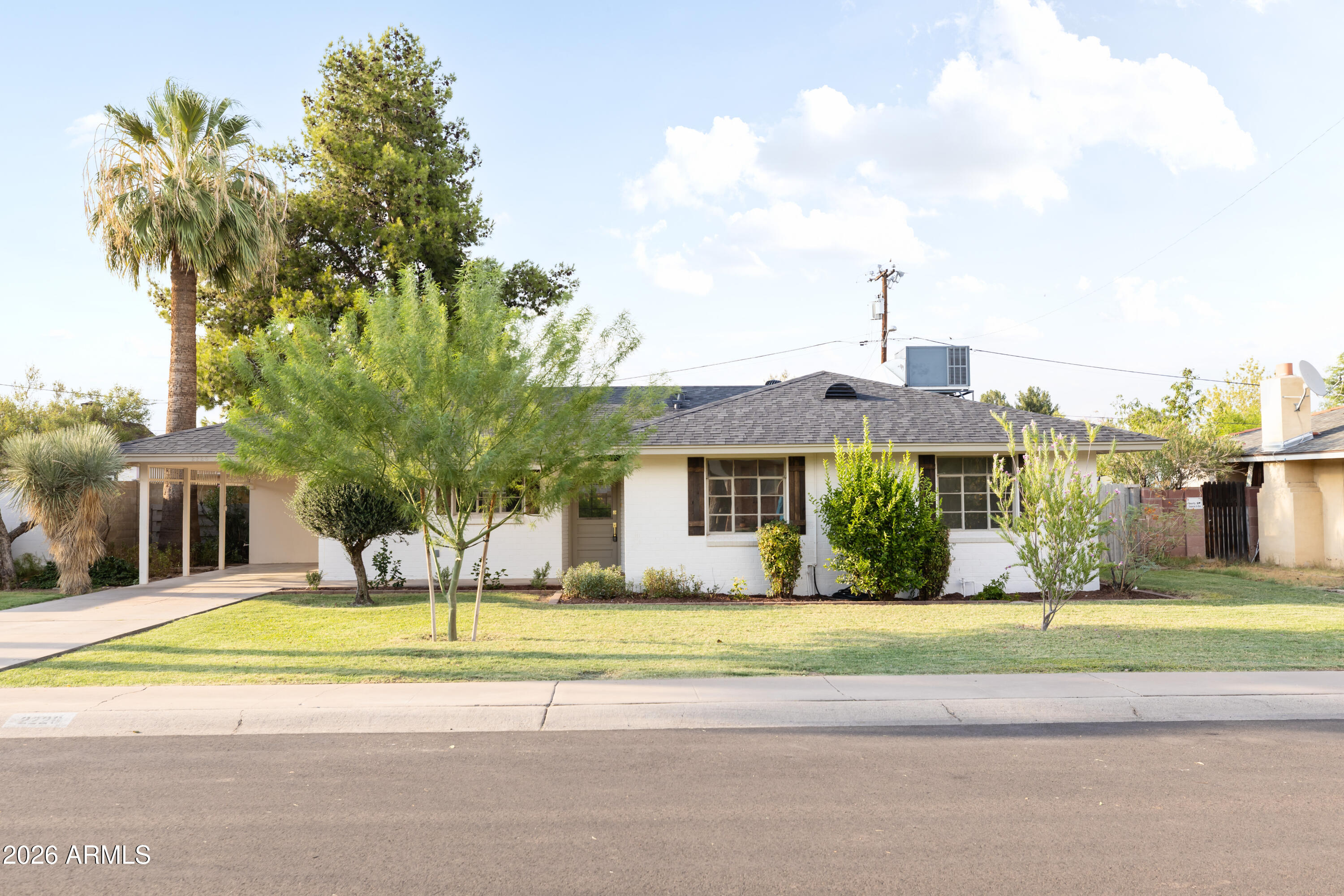 2226 W CATALINA Drive