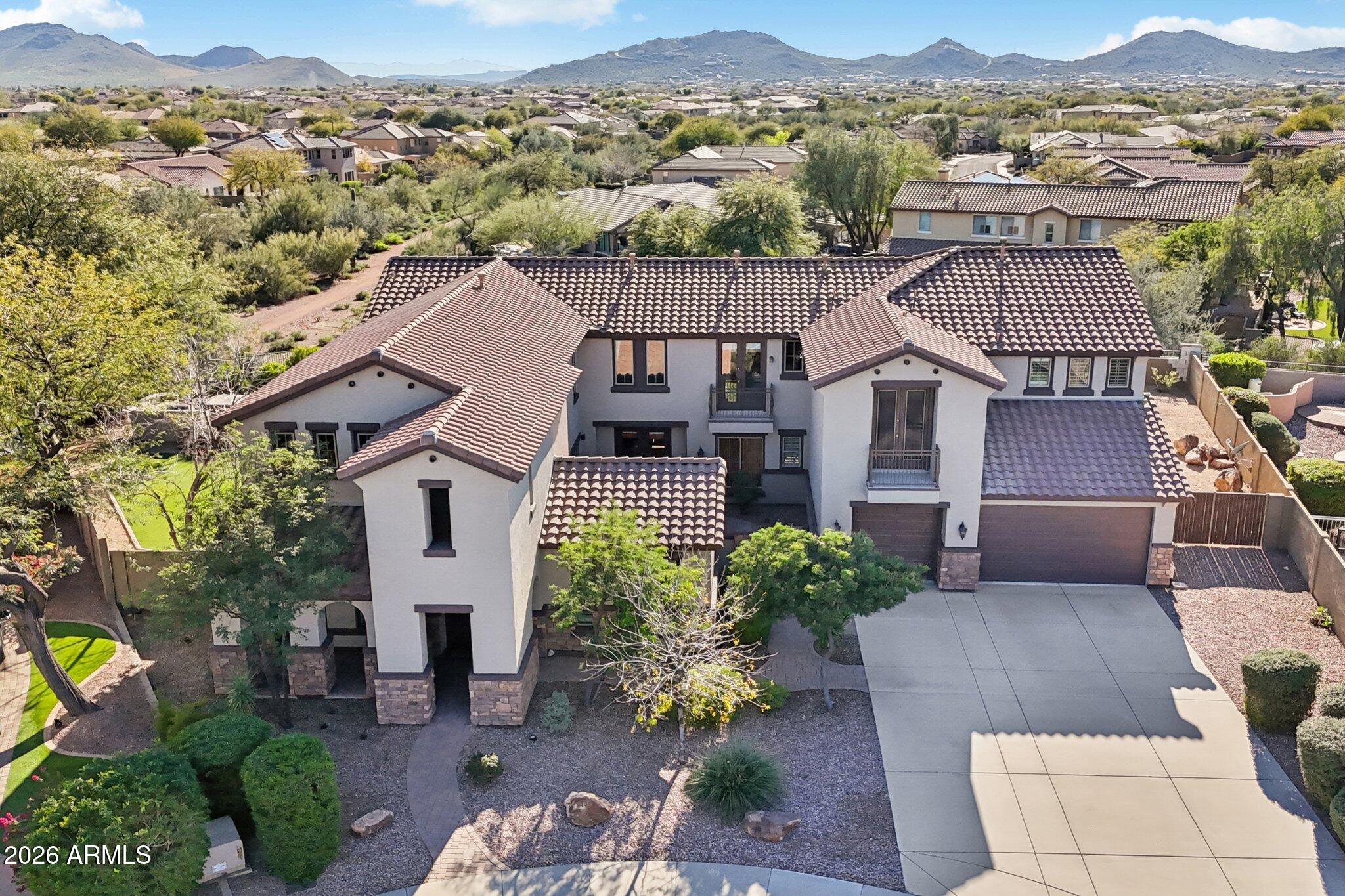 2206 W KELLER Court