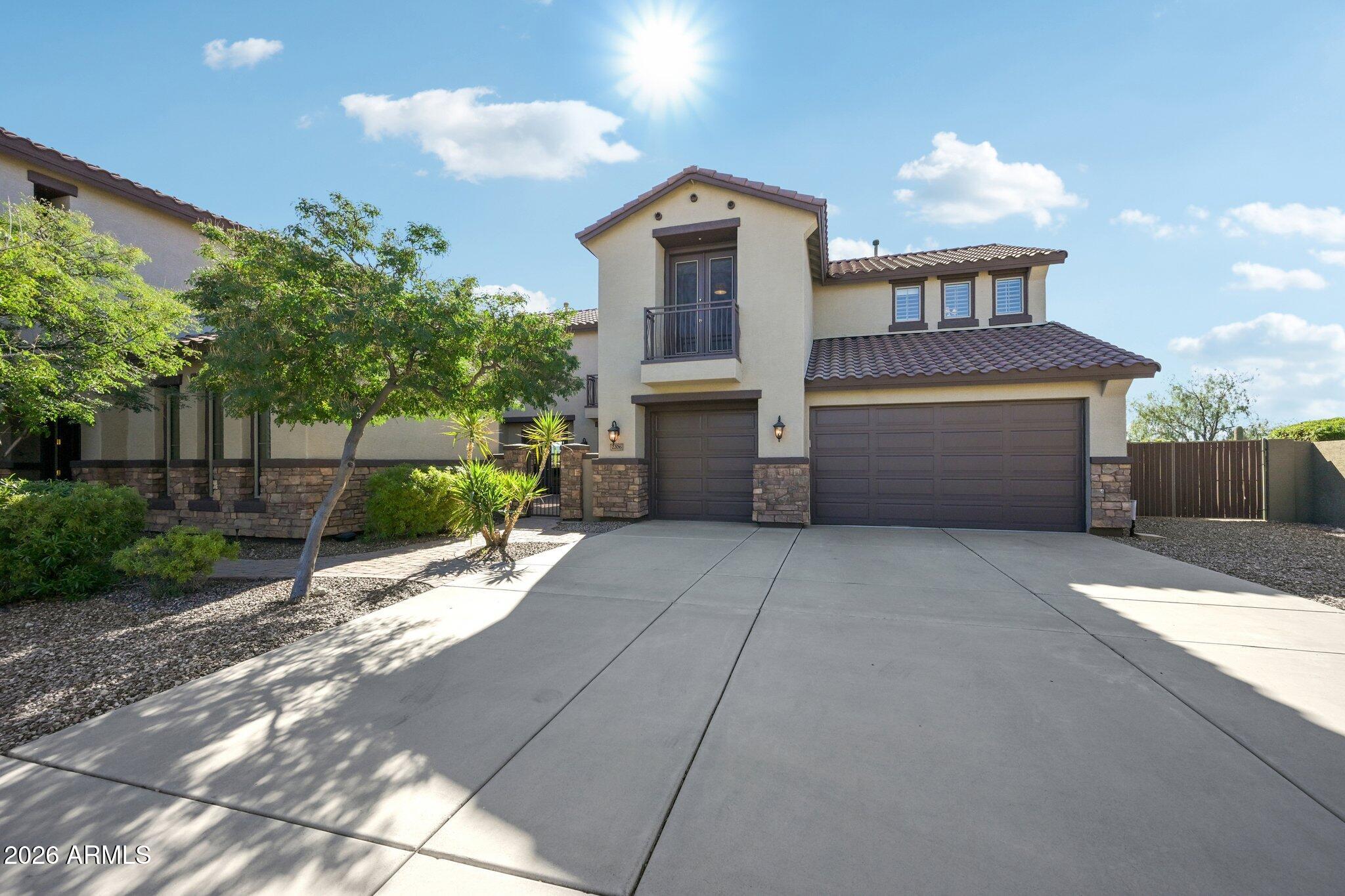 2206 W KELLER Court