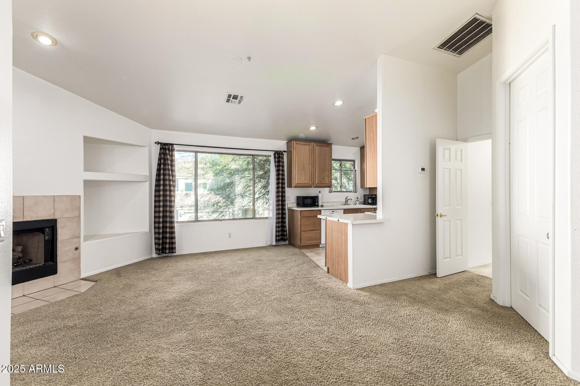 7550 E EARLL Drive 74