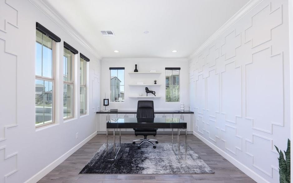 948 W Yosemite Drive