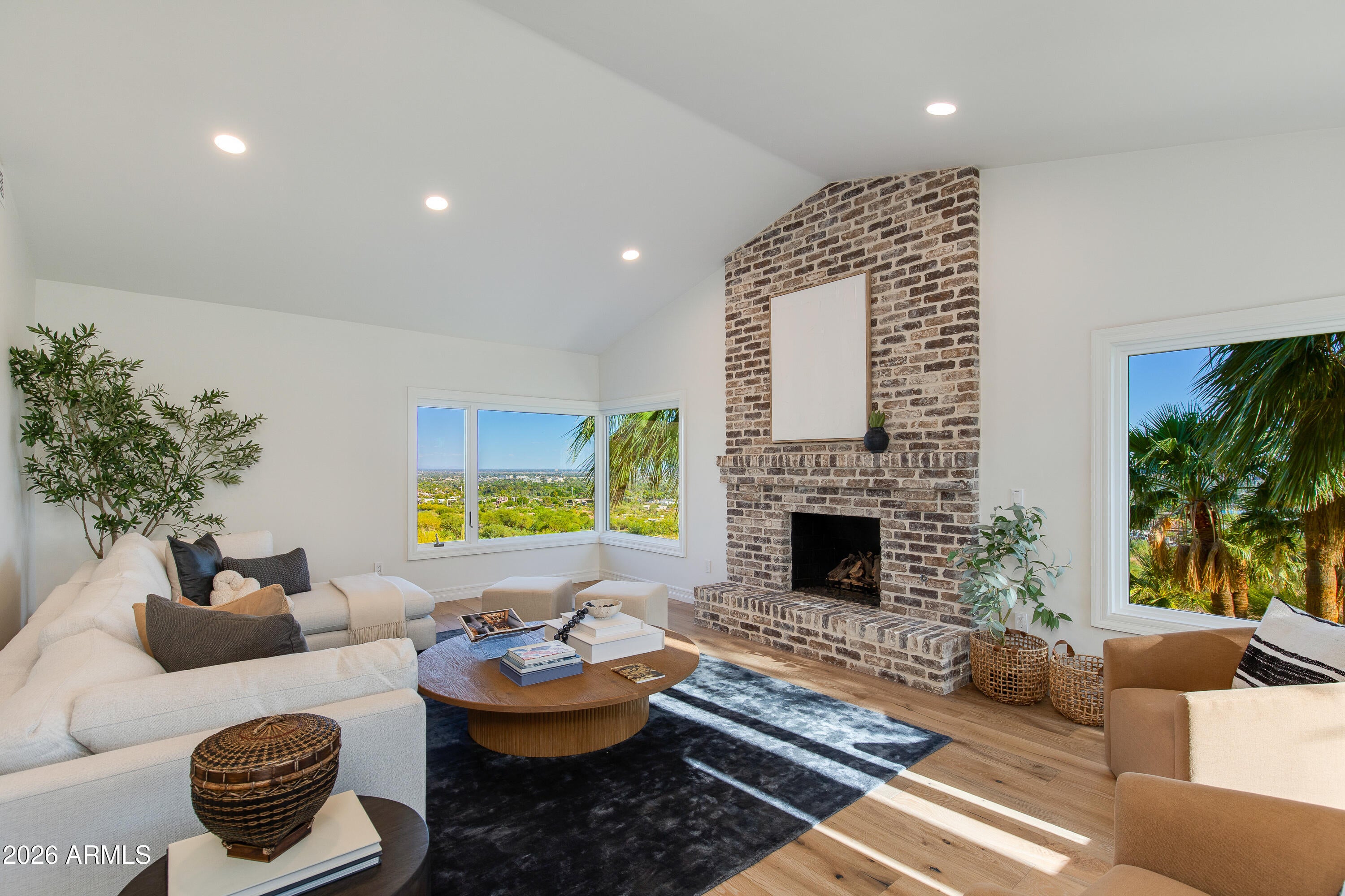 5654 E MESQUITE Lane