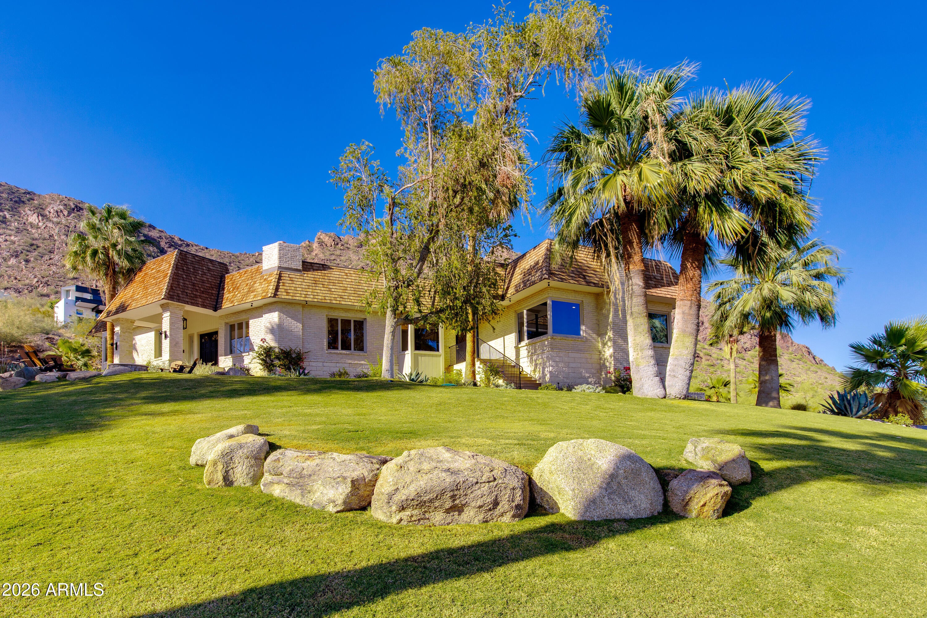 5654 E MESQUITE Lane