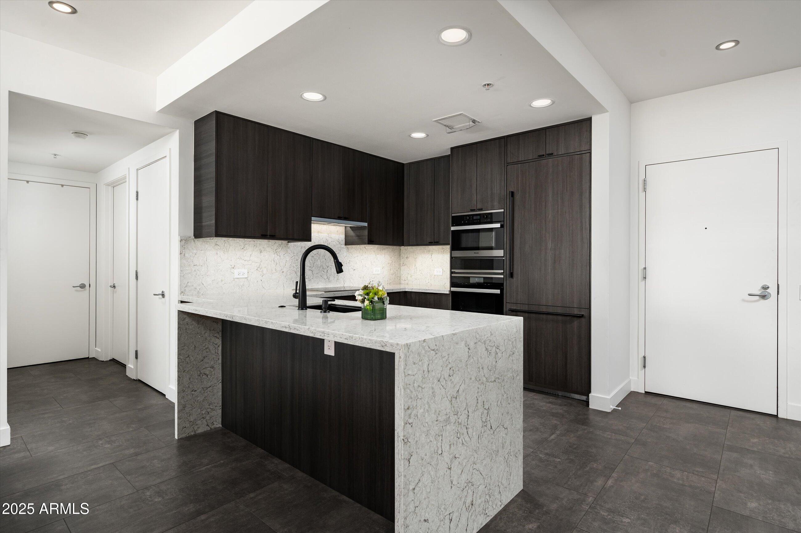 7167 E RANCHO VISTA Drive 4010