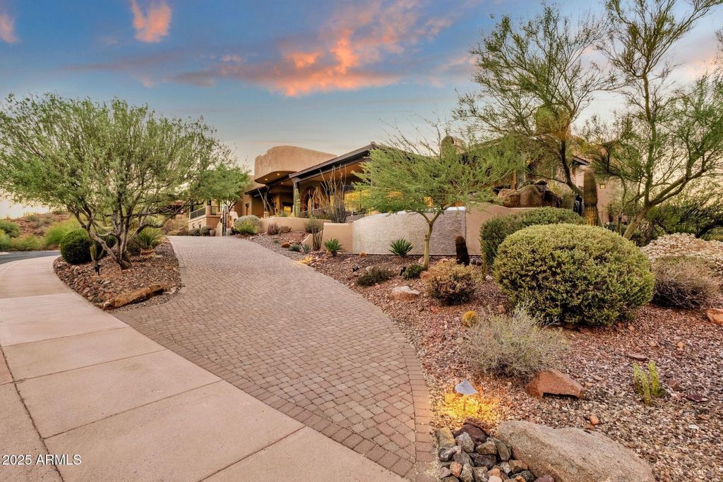 Photo of 9630 N Rock Ridge Trail, Fountain Hills, AZ 85268 (MLS # 6929211)