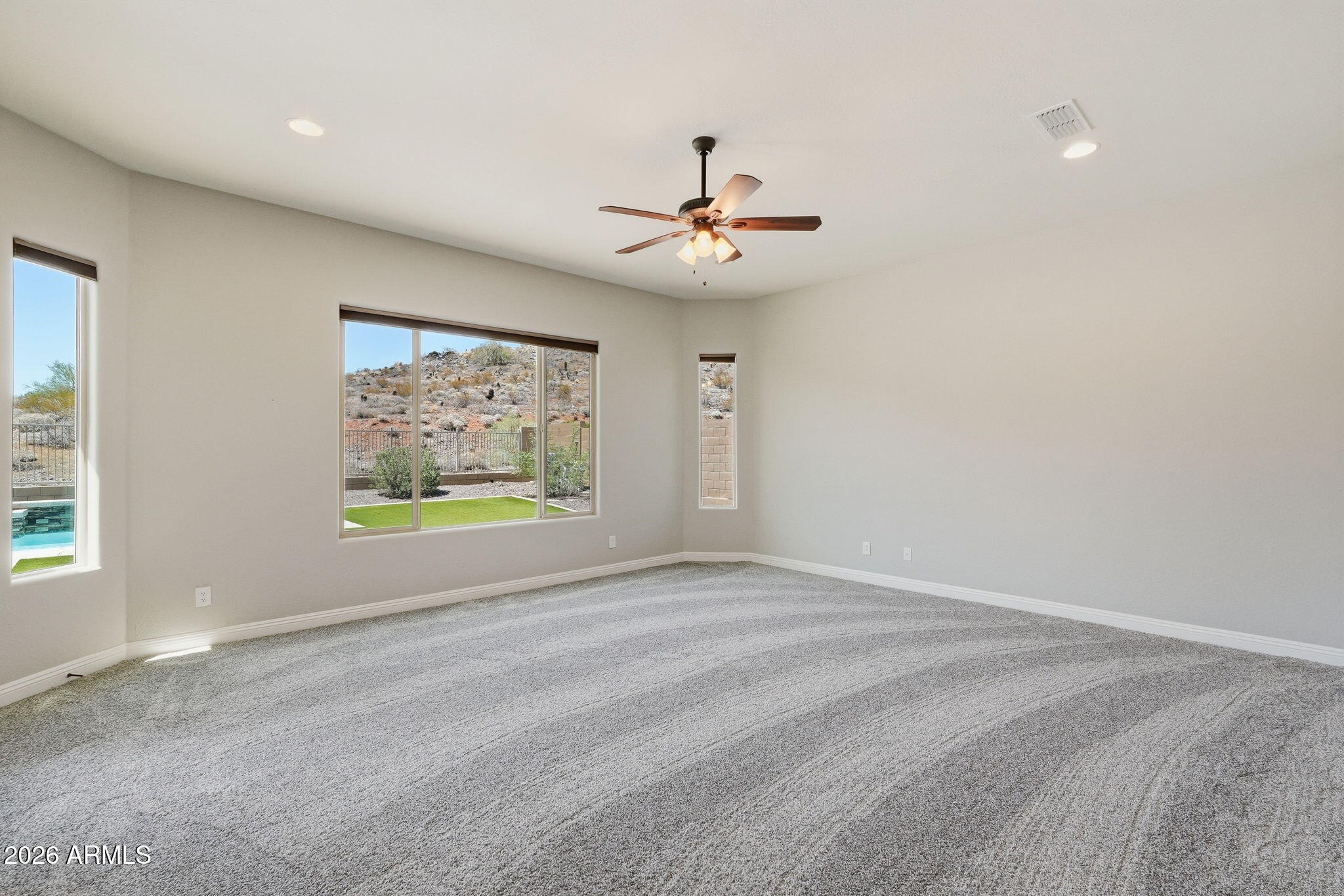 1328 W CAVEDALE Drive
