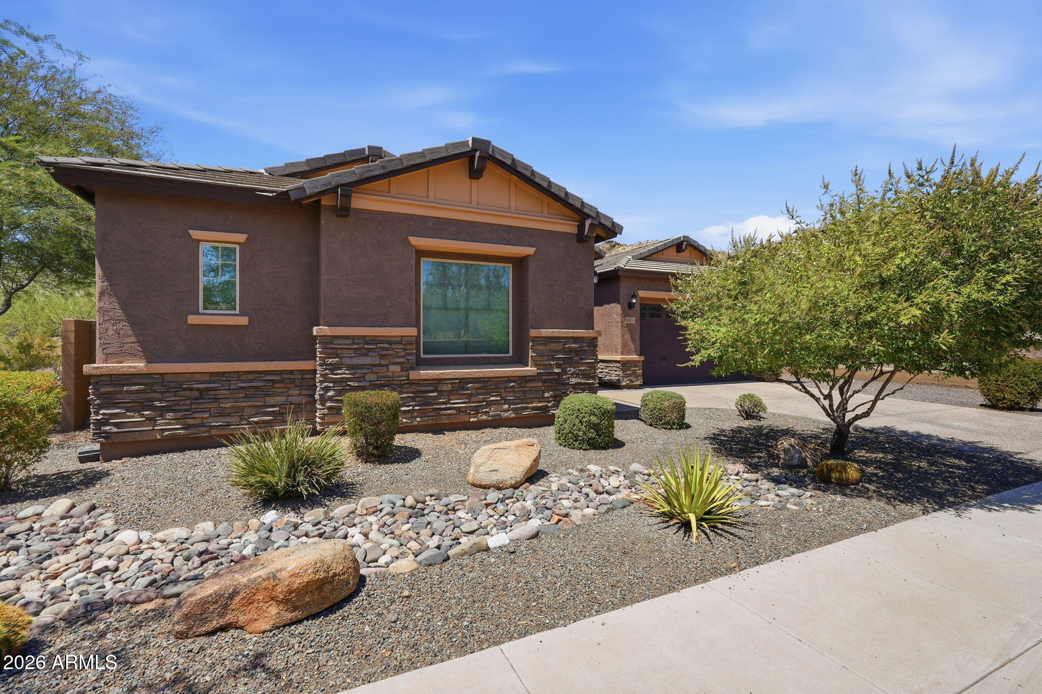 1328 W CAVEDALE Drive