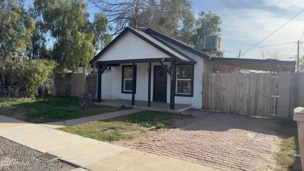 Photo of 5519 W State Avenue, Glendale, AZ 85301 (MLS # 6970589)