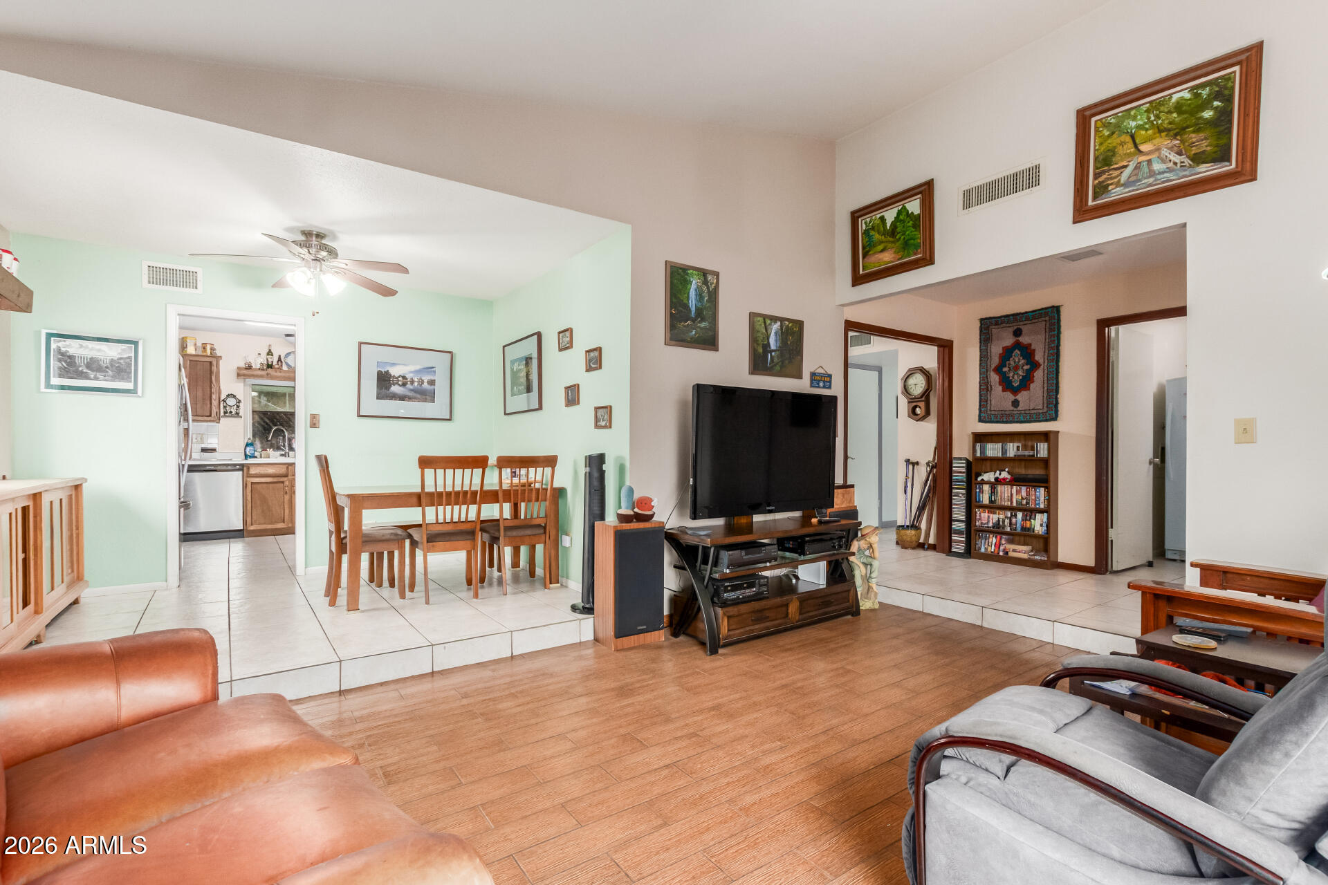 5034 W HARMONT Drive