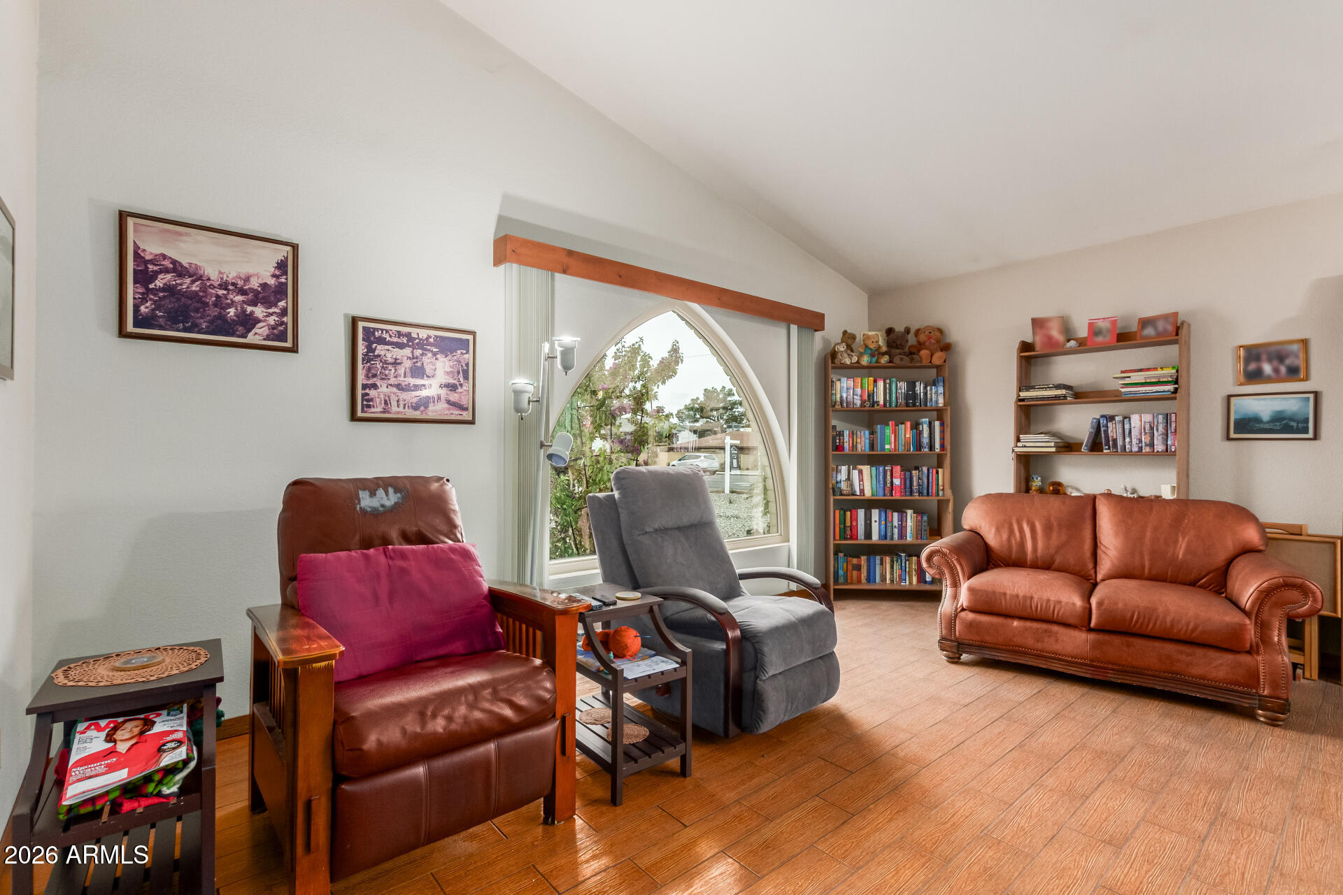 5034 W HARMONT Drive