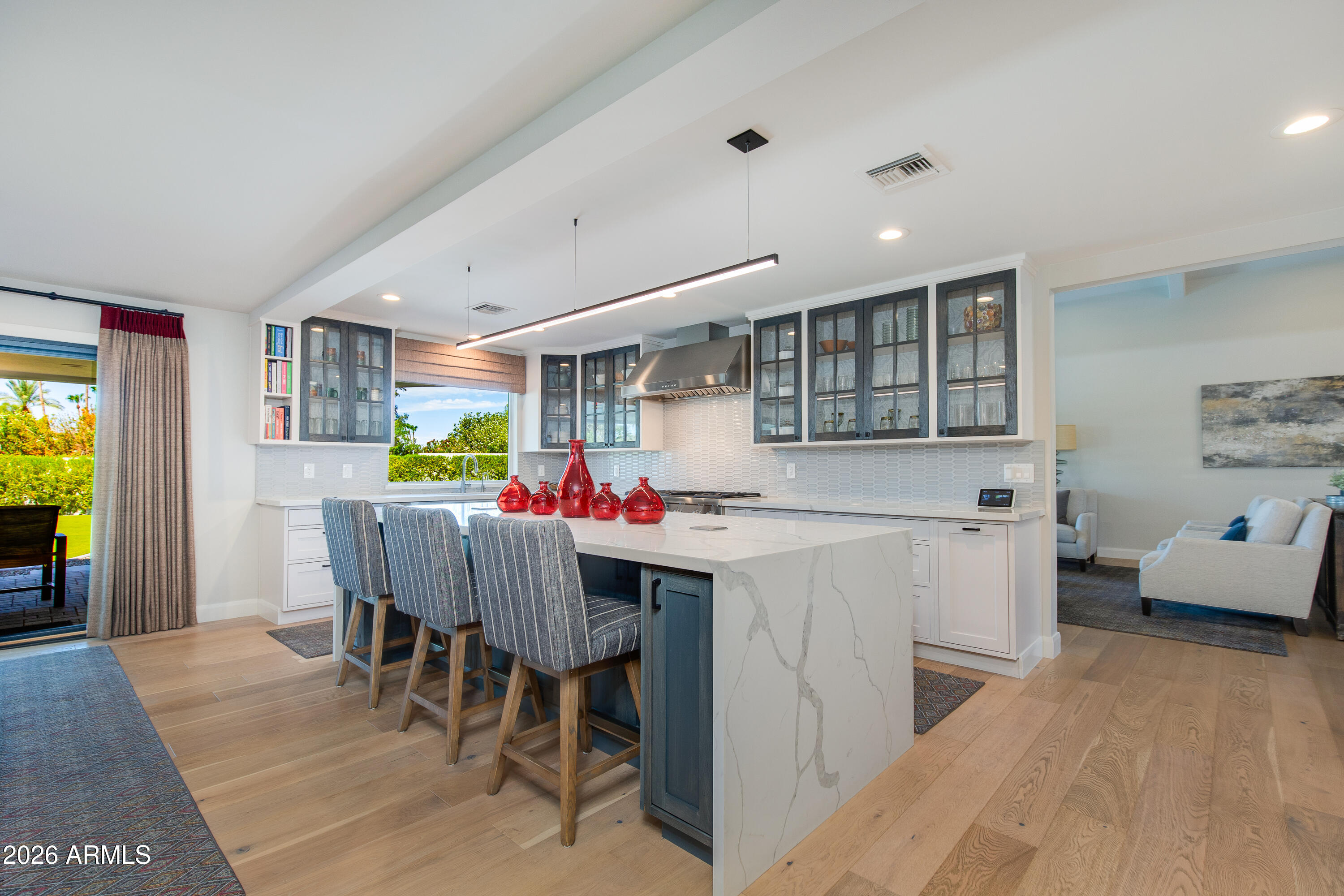 2409 E SOLANO Drive