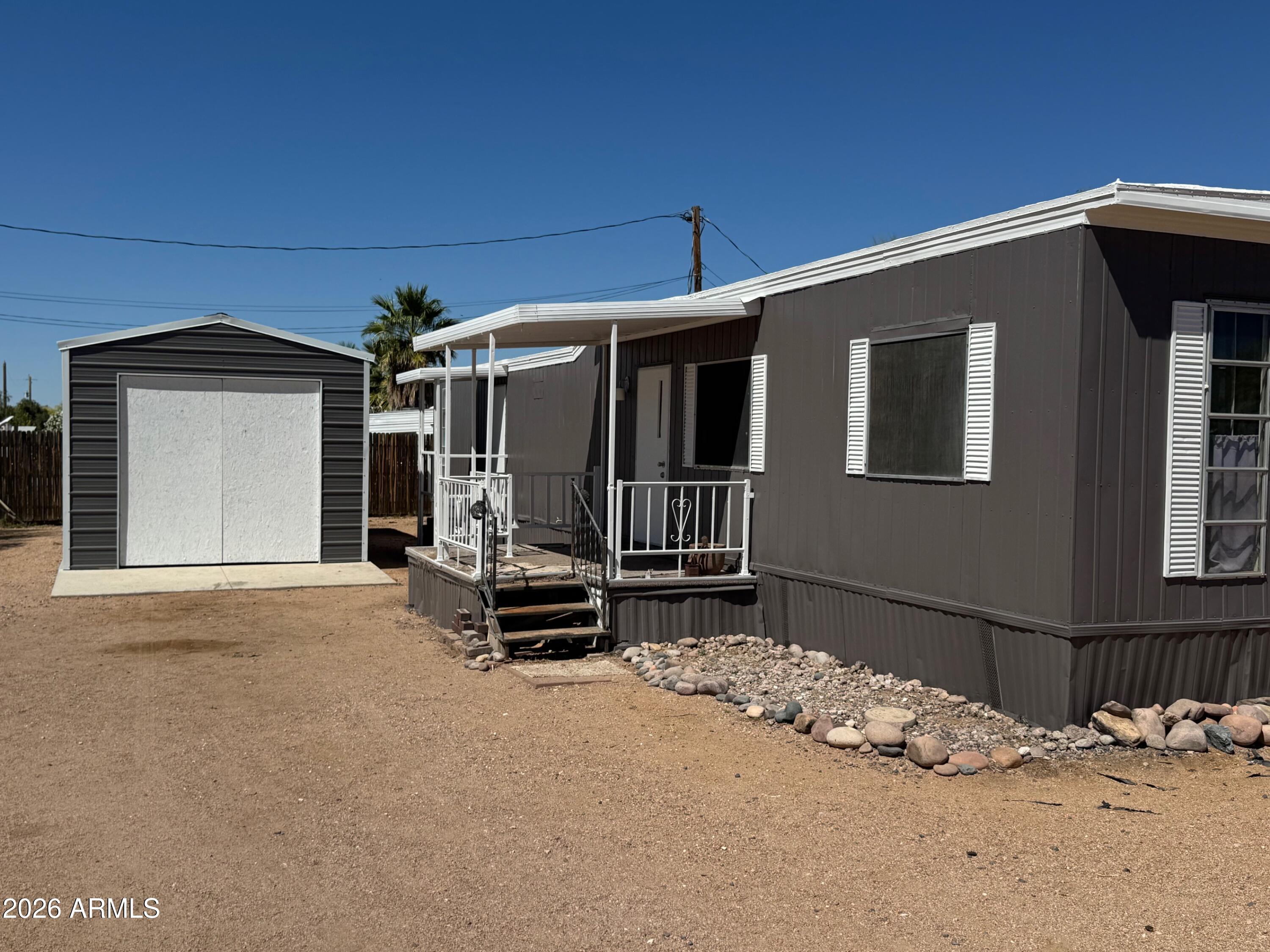 1922 N DESERT VIEW Drive -