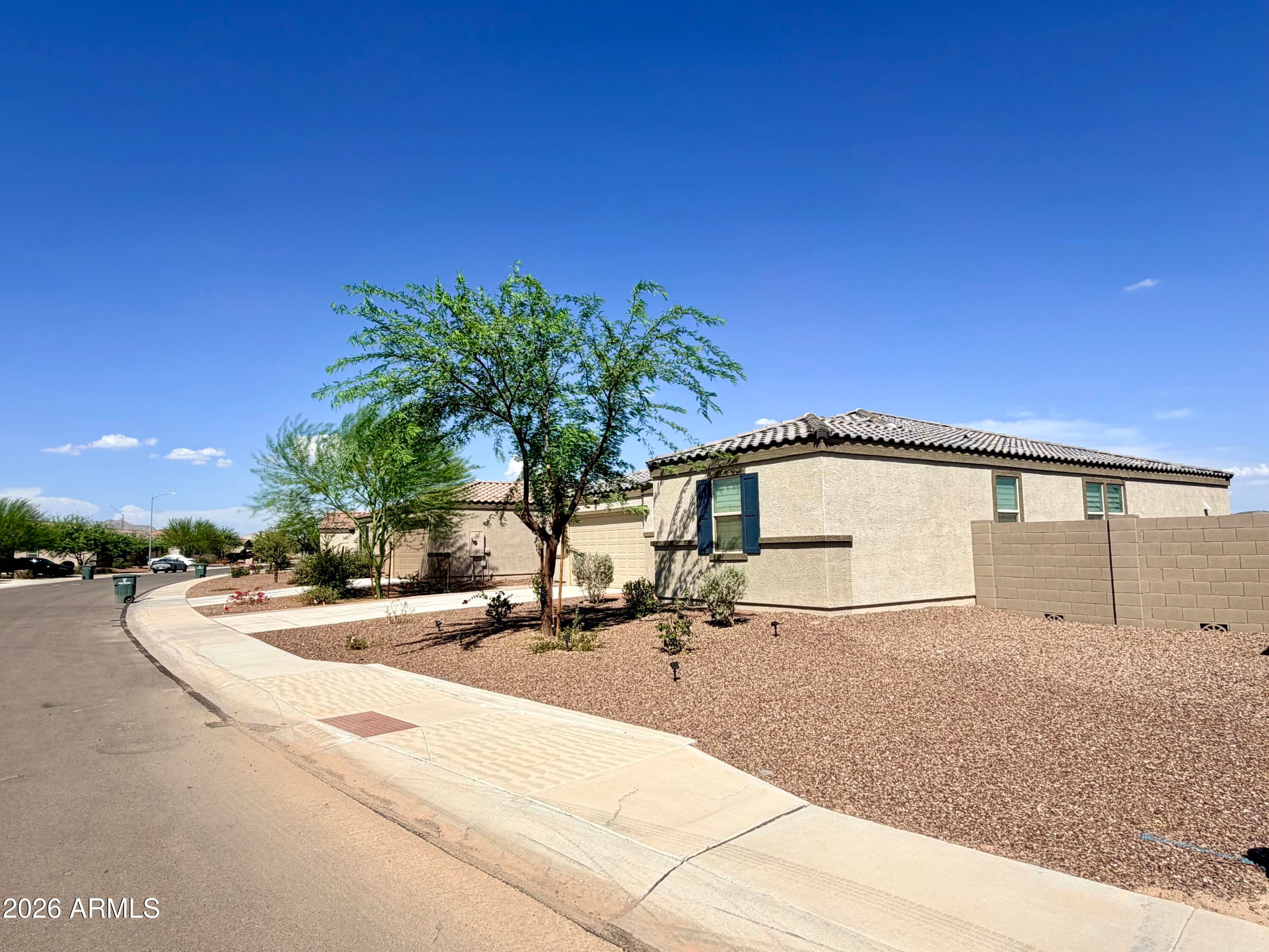 2724 N MULBERRY Place