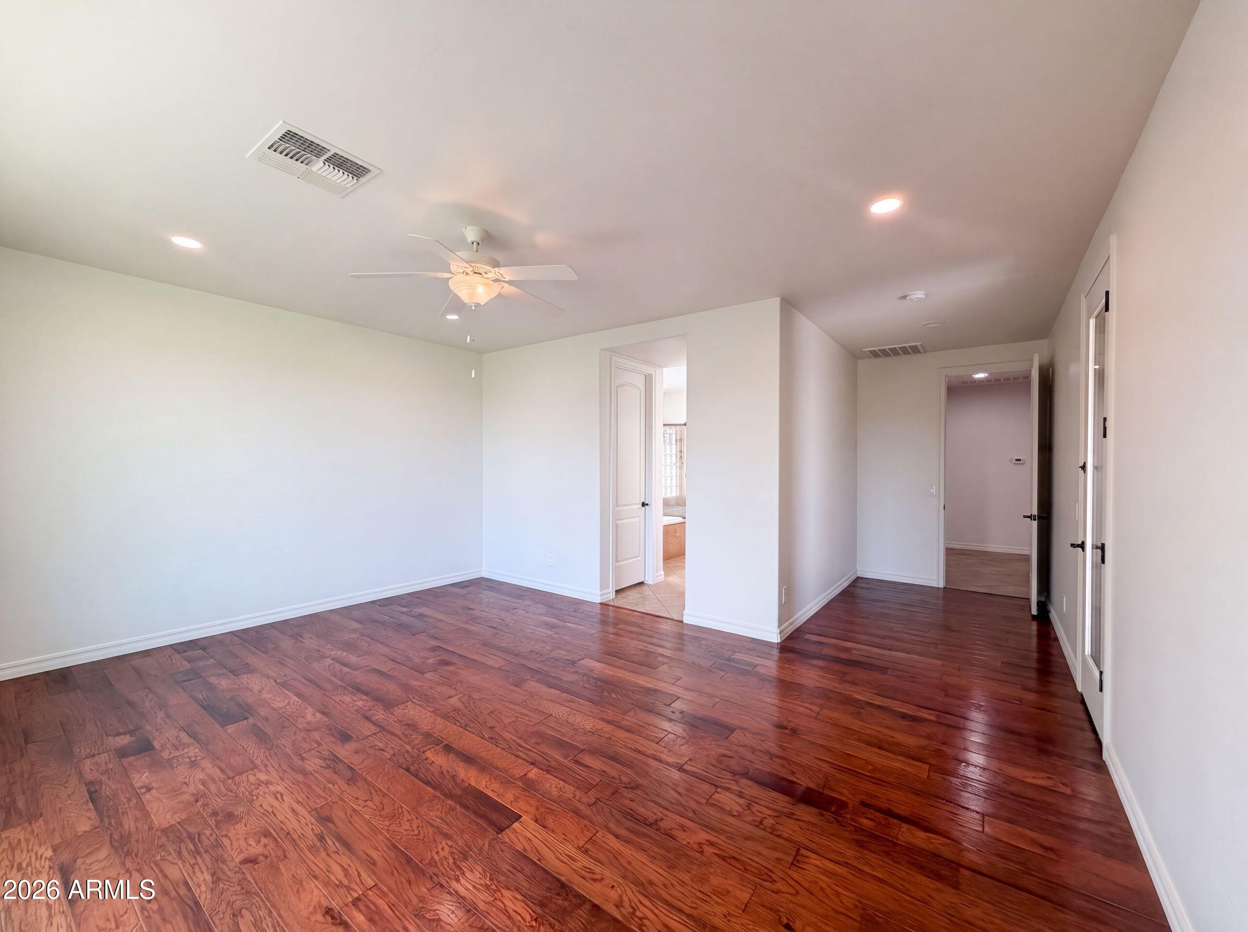11 W CANYON Way