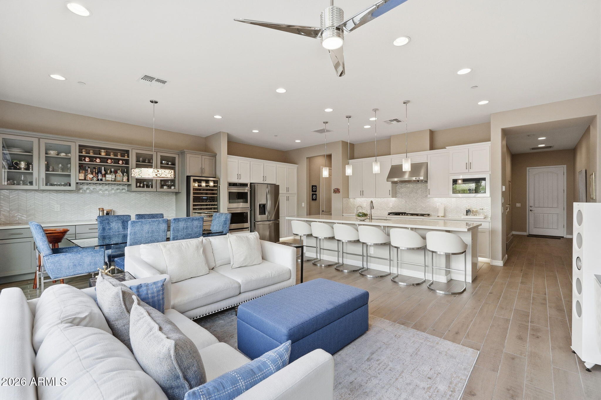 7356 E VISTA BONITA Drive