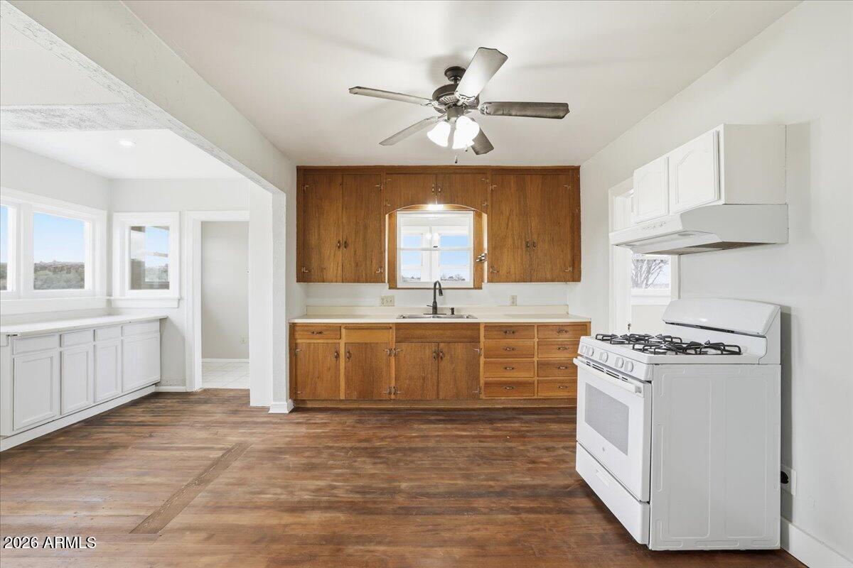 21200 N OLD HIGHWAY 89 --