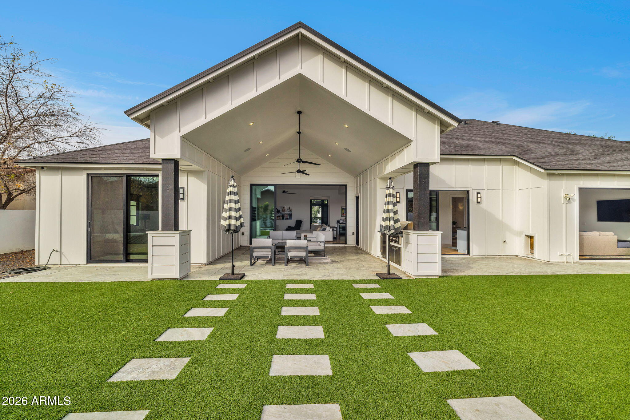 7851 N CENTRAL Avenue