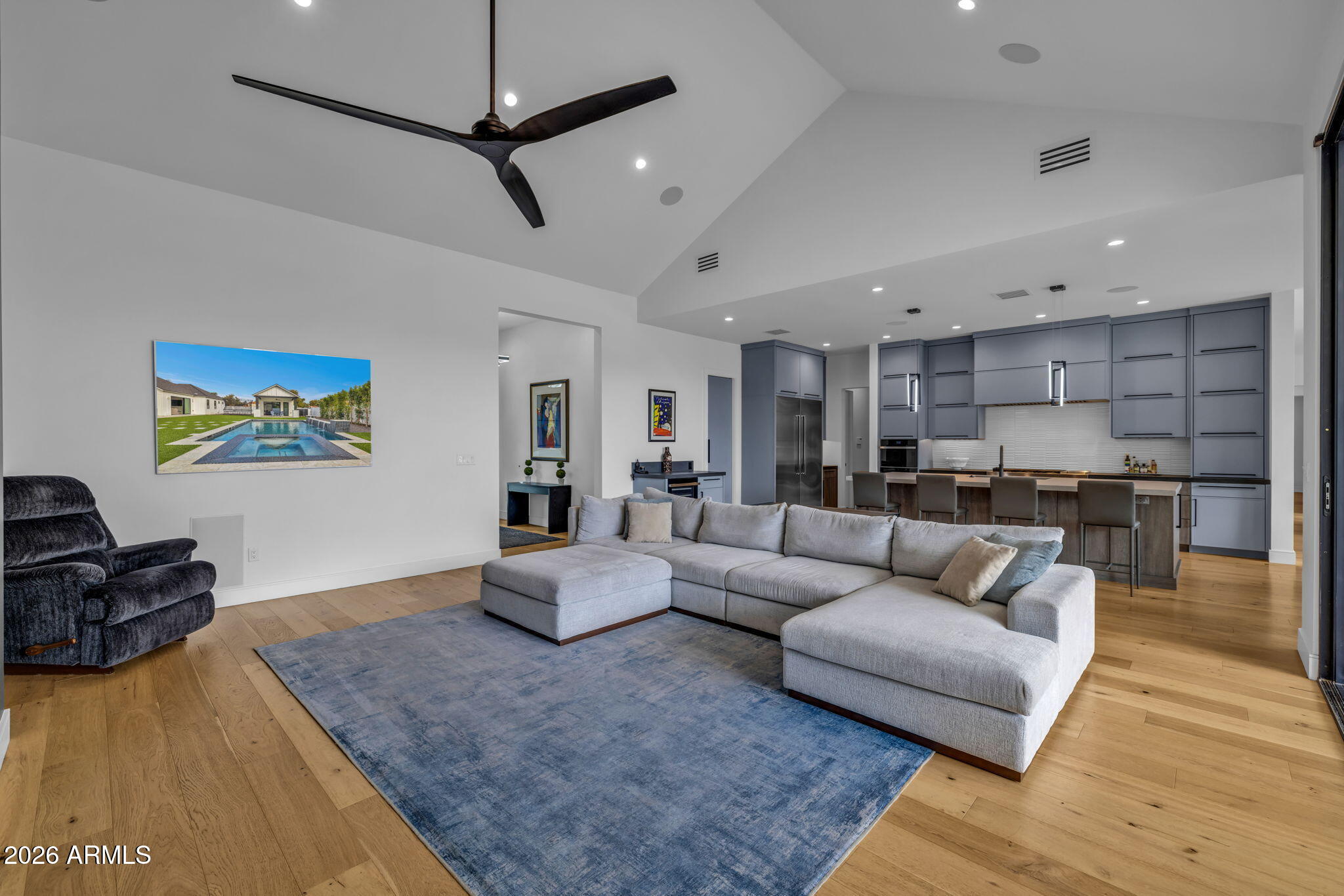 7851 N CENTRAL Avenue