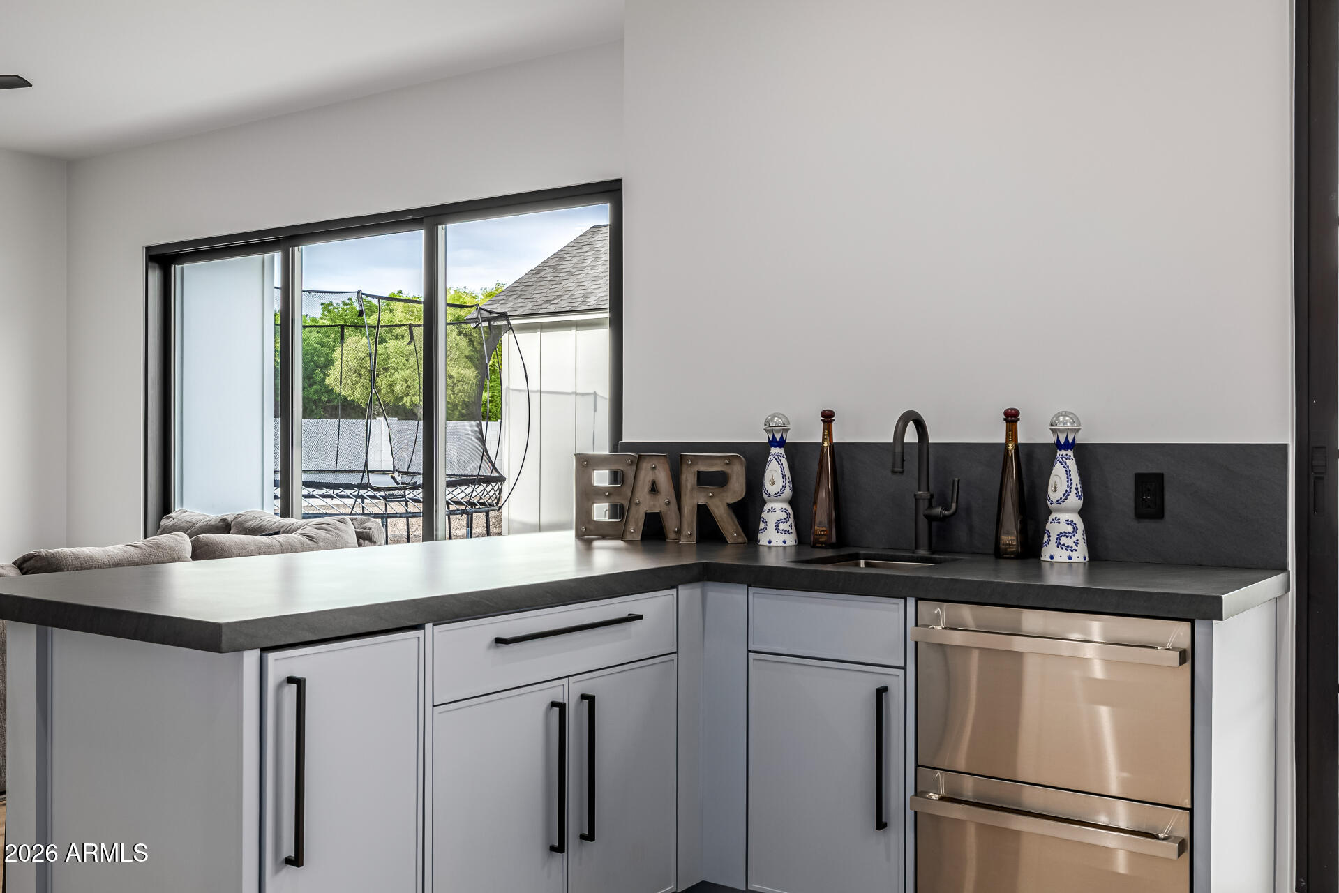 7851 N CENTRAL Avenue