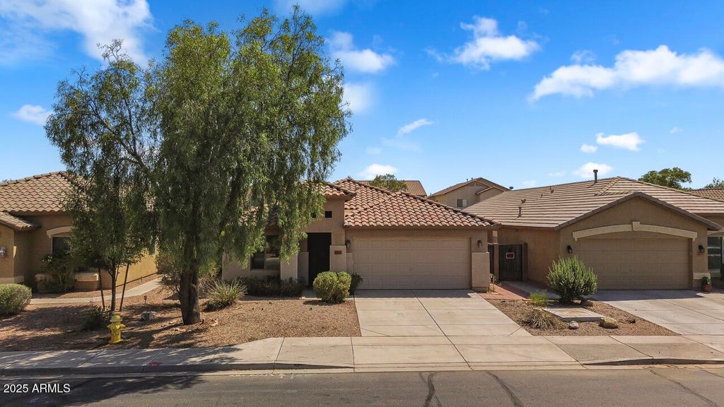 Photo of 46137 W Starlight Drive, Maricopa, AZ 85139 (MLS # 6937794)