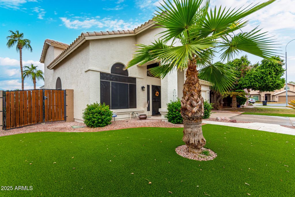 Photo of 3864 S Ivy Court, Chandler, AZ 85248 (MLS # 6927772)