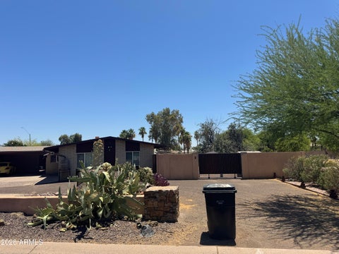 Photo of 7131 E Cholla Street, Scottsdale, AZ 85254 (MLS # 7034334)
