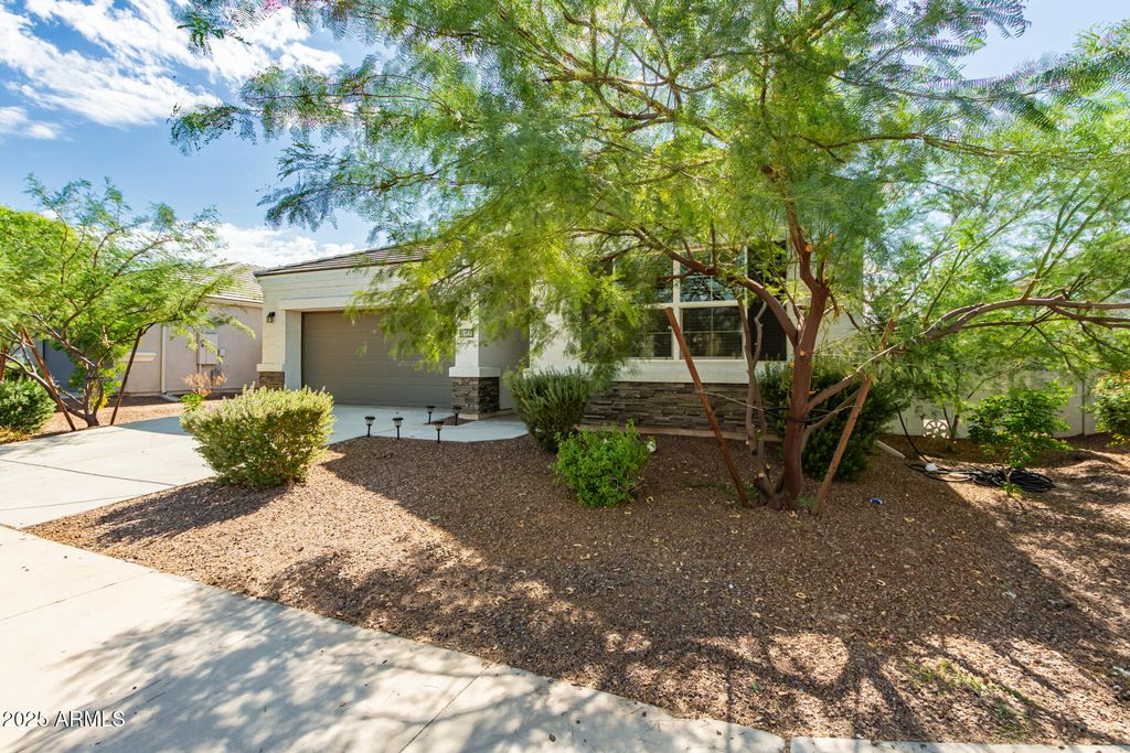 Photo of 18843 W Farmer Road, Buckeye, AZ 85326 (MLS # 6934627)