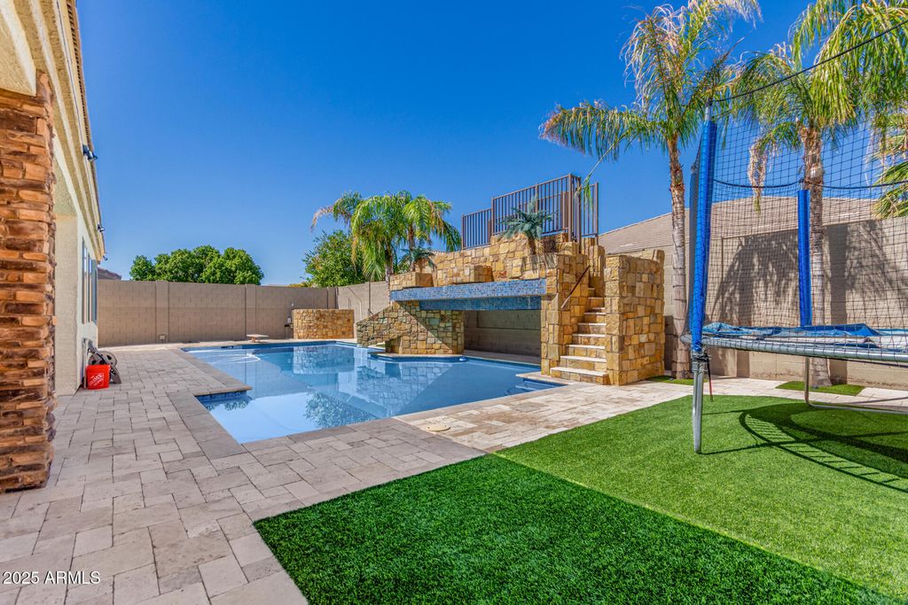 Photo of 8724 E Hillview Street, Mesa, AZ 85207 (MLS # 6932301)