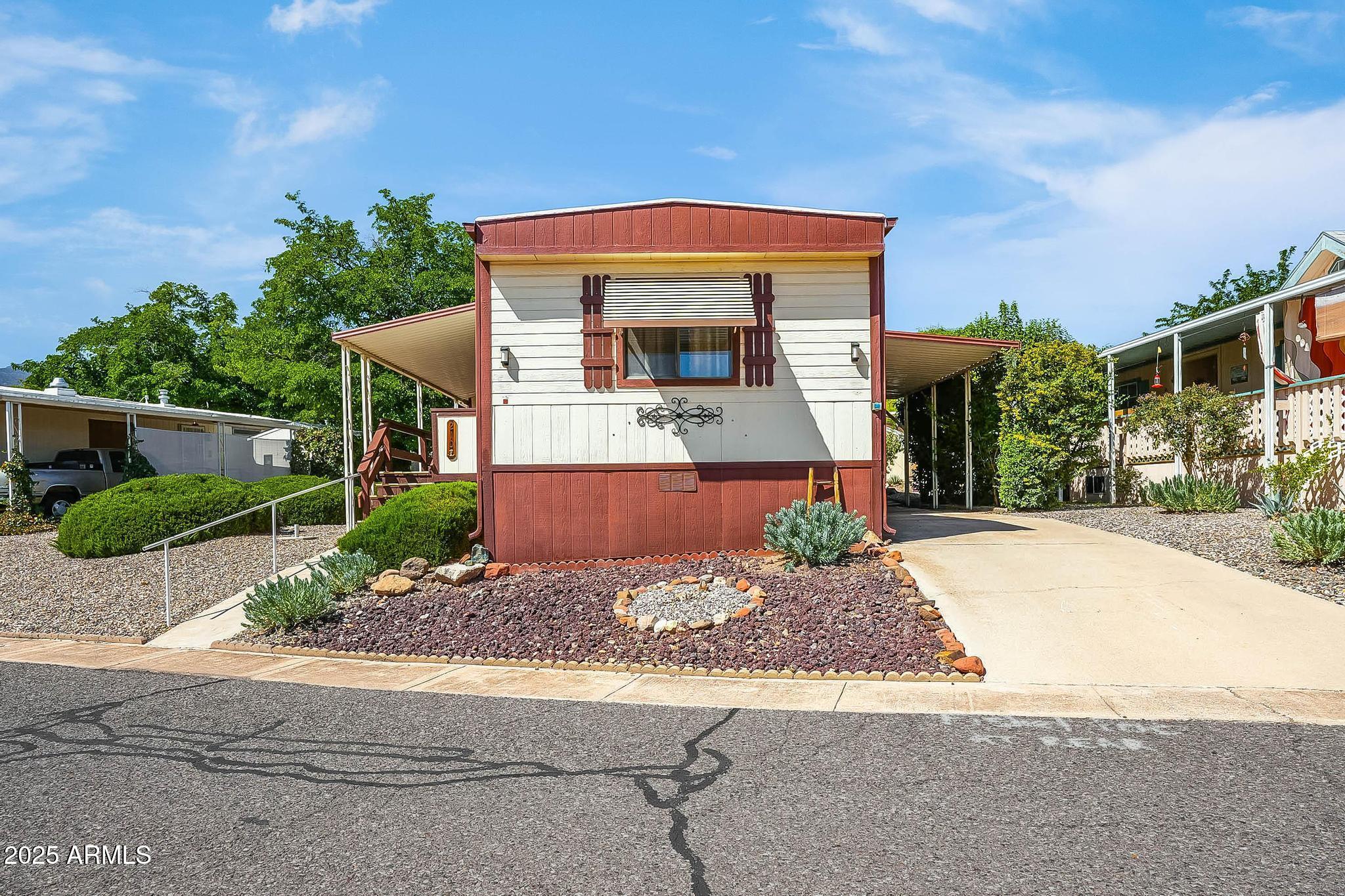 210 Lampliter Village