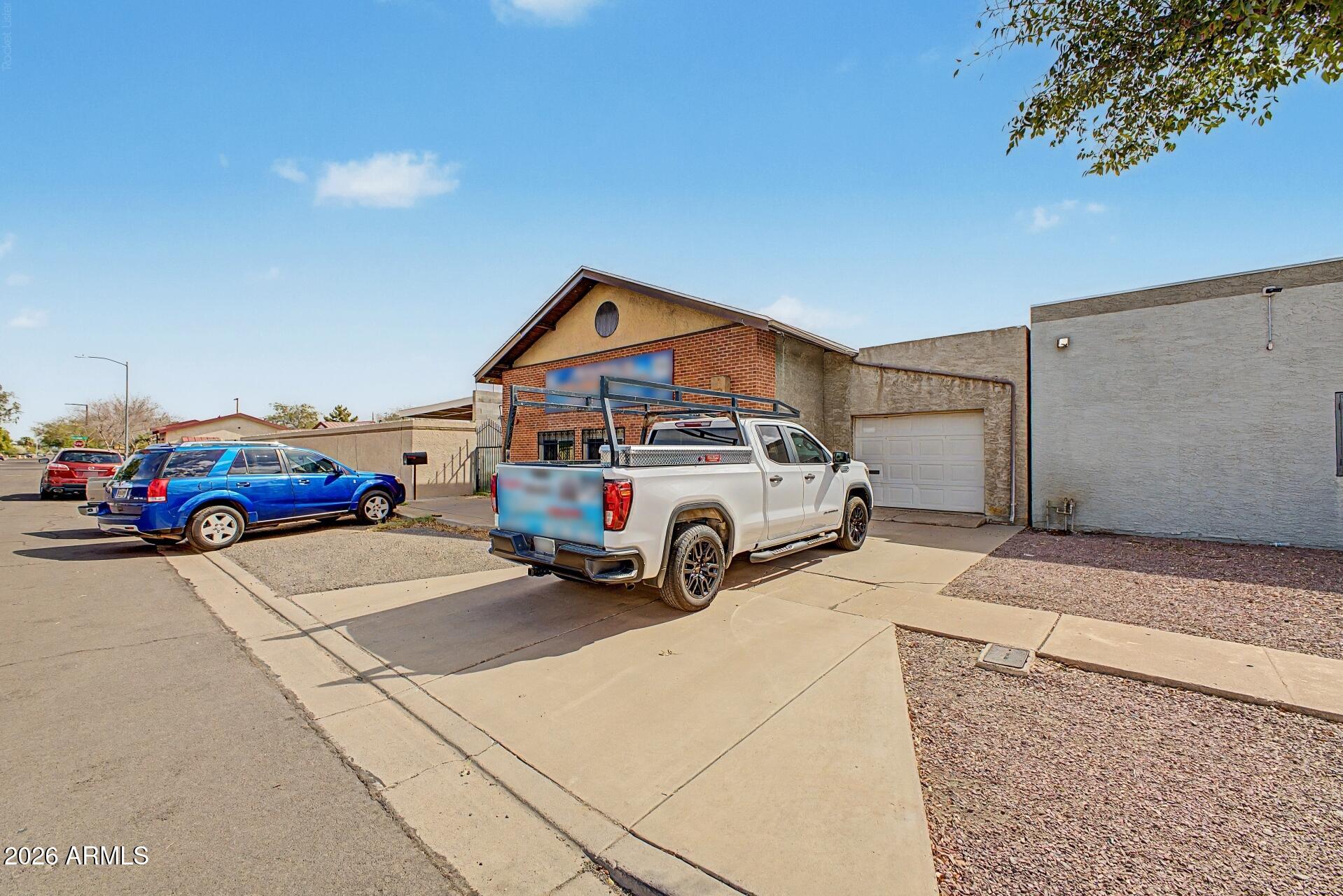 6819 N 55TH Drive